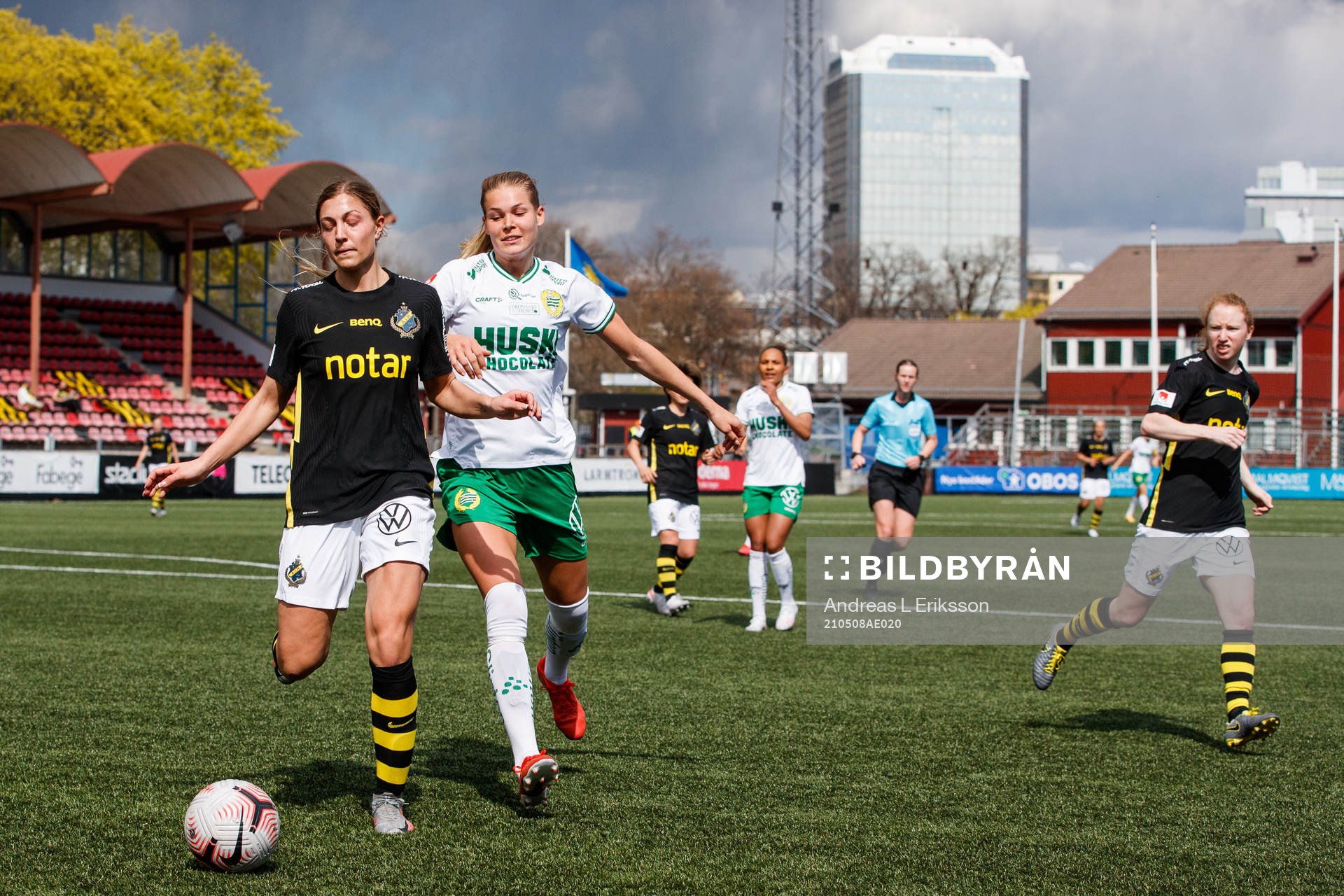 s Hannah Davidson och Hammarbys Nina Jakobsson