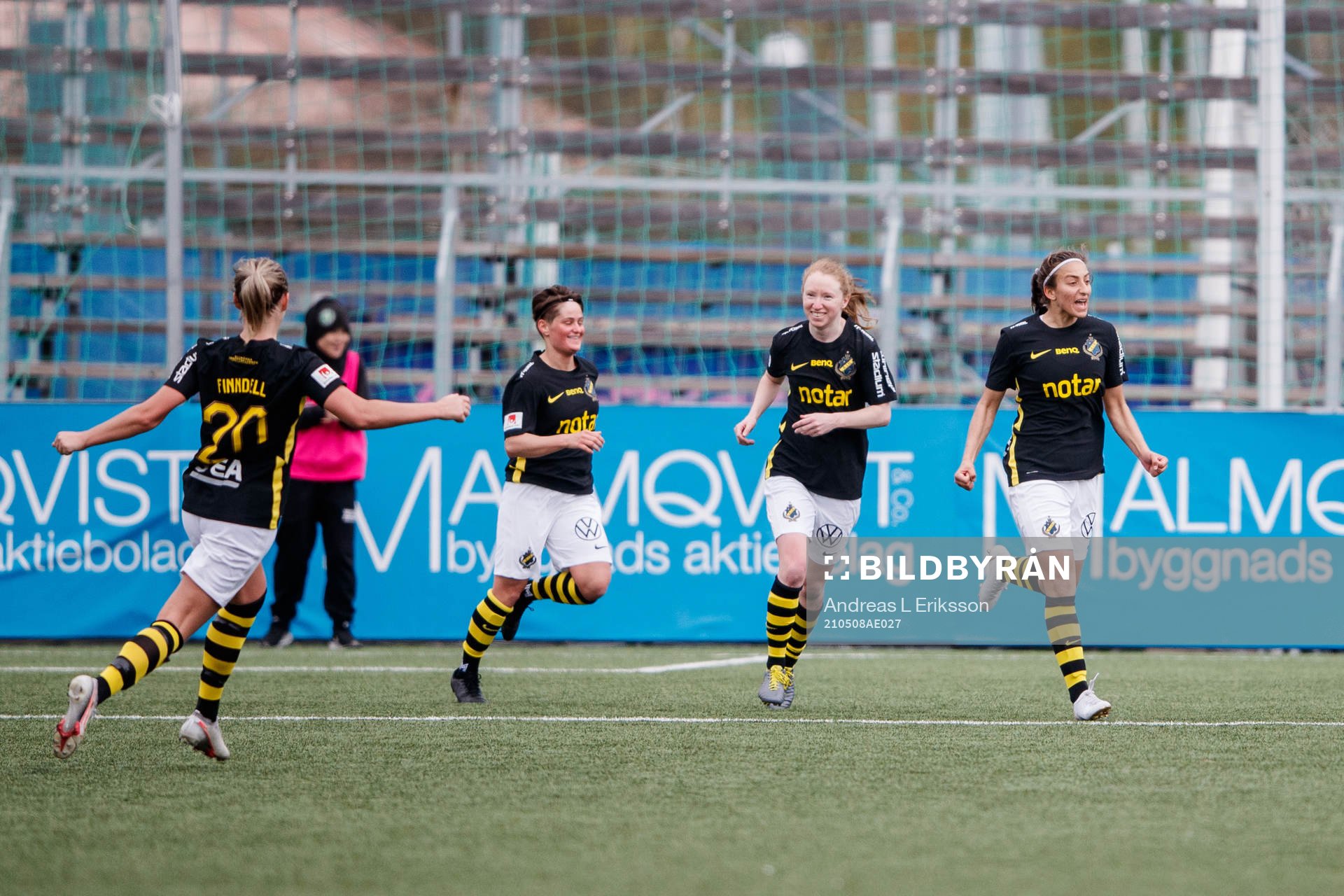 AIK:s Rosa Kafaji jublar efter 2-2 under fotbollsmatchen i Damallsvenskan mellan AIK och Hammarby den 8 maj 2021 i Stockholm. 