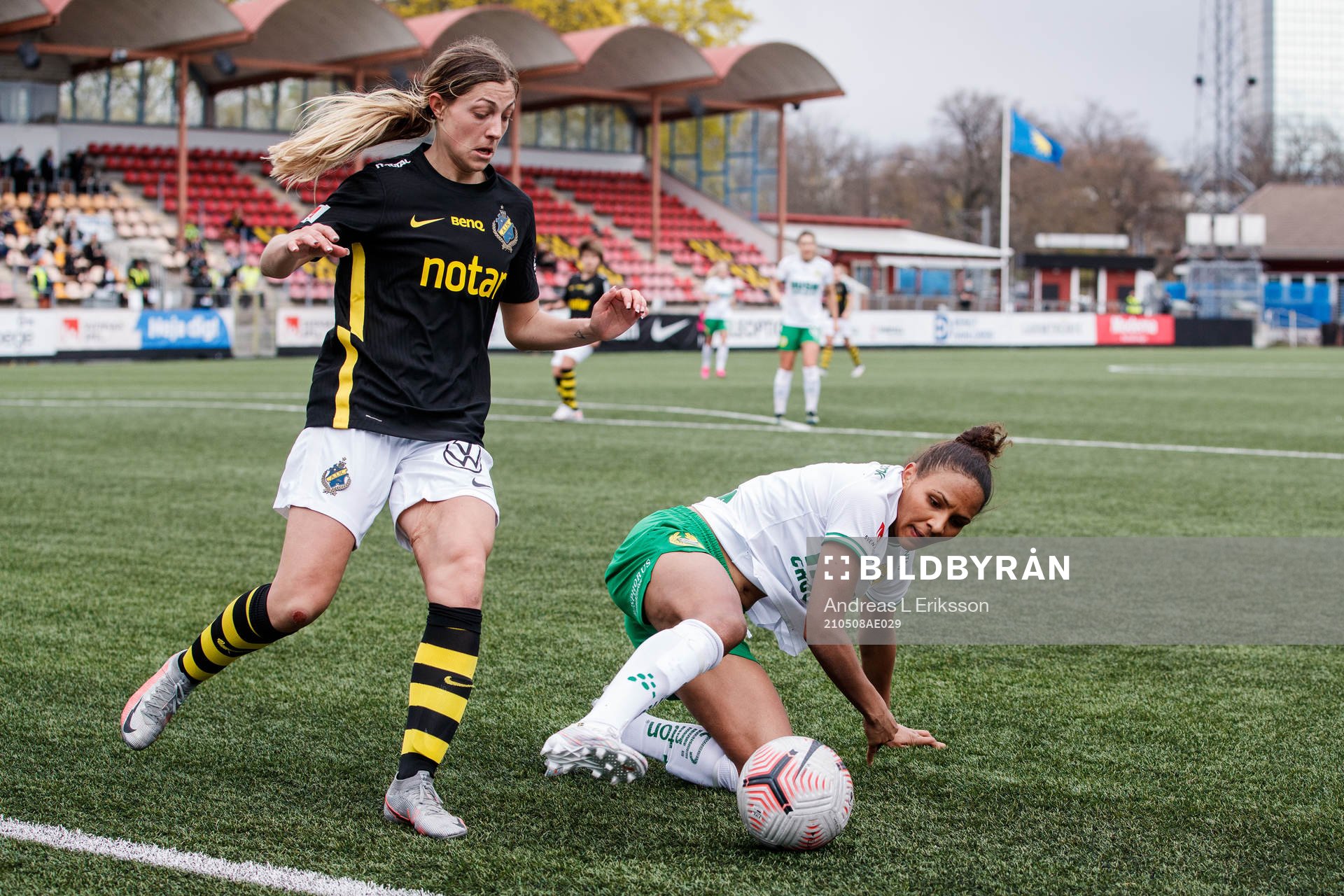 s Hannah Davidson och Hammarbys Madelen Janogy
