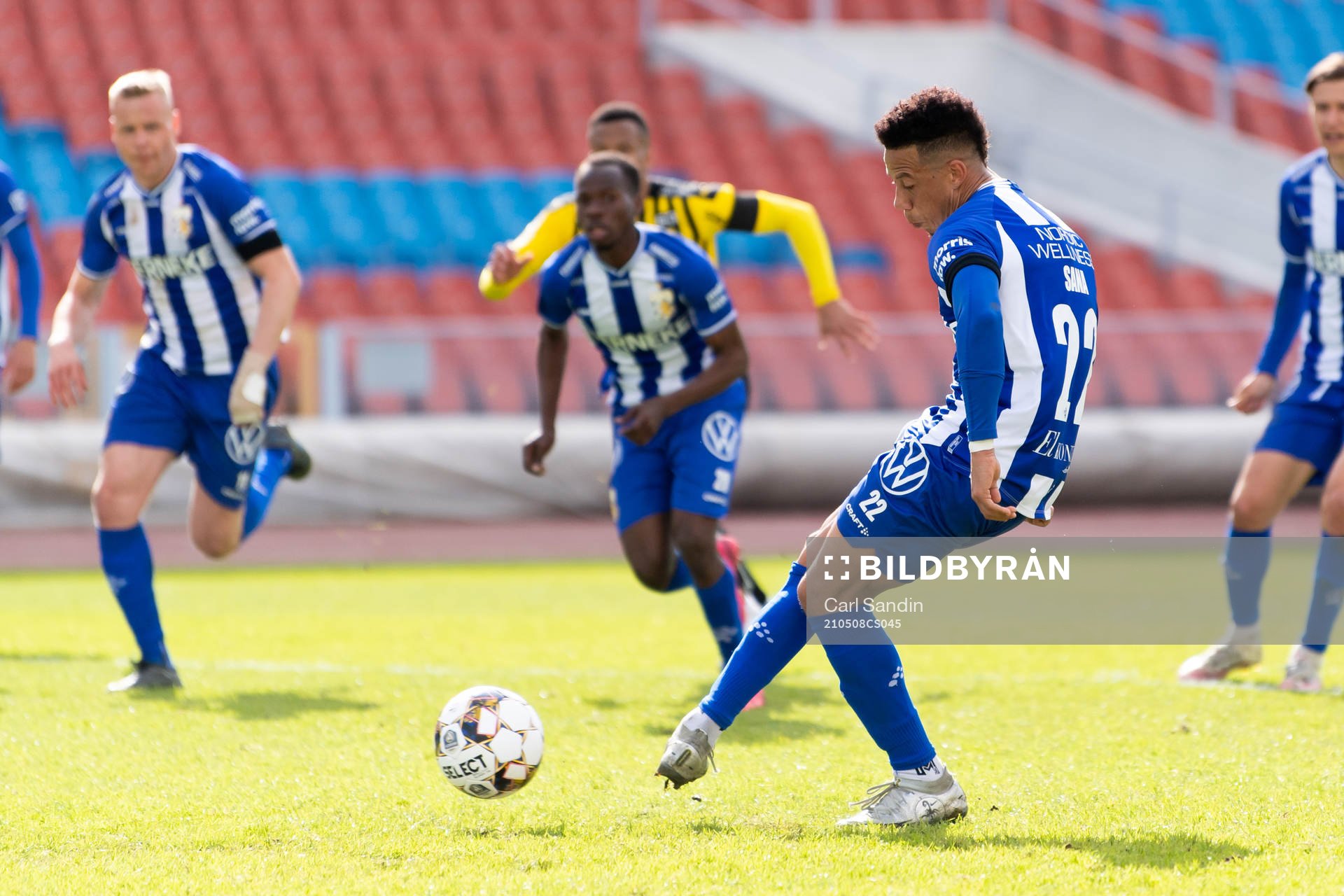 IFK Göteborgs Tobias Sana gör 1-1 på straff