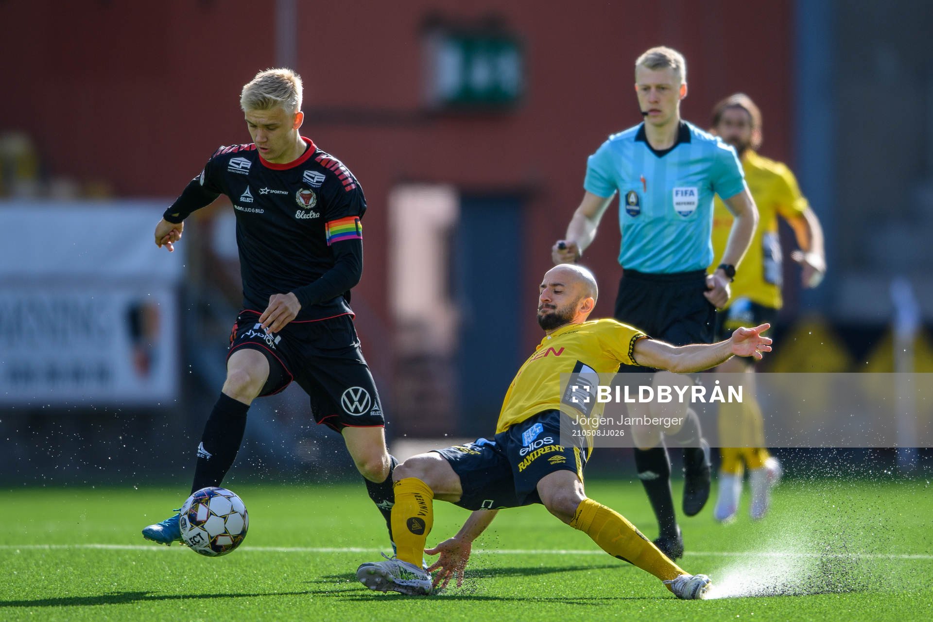Kalmars Carl Gustafsson och Elfsborgs Robert Gojani