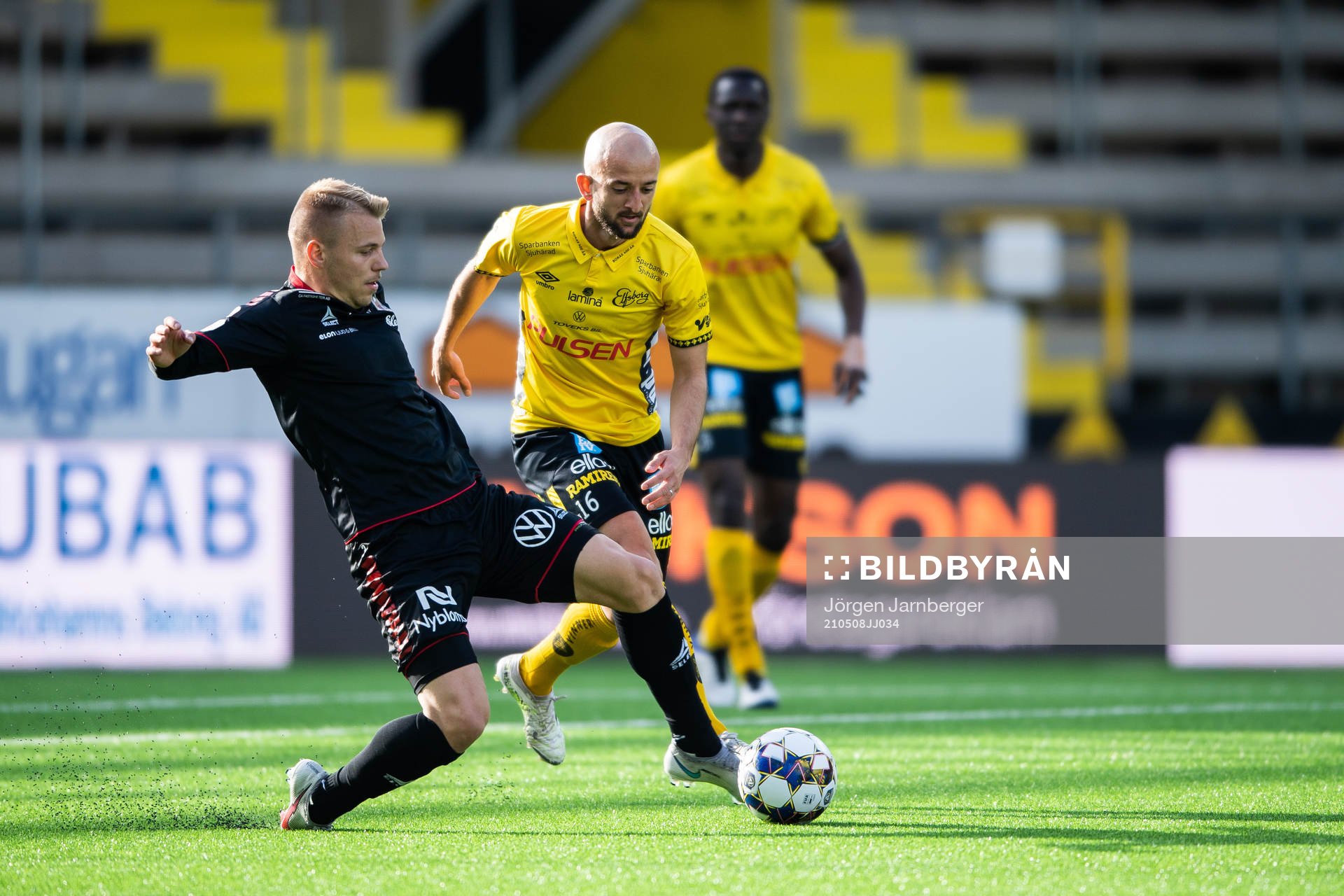Kalmars Sebastian Ring och Elfsborgs Robert Gojani