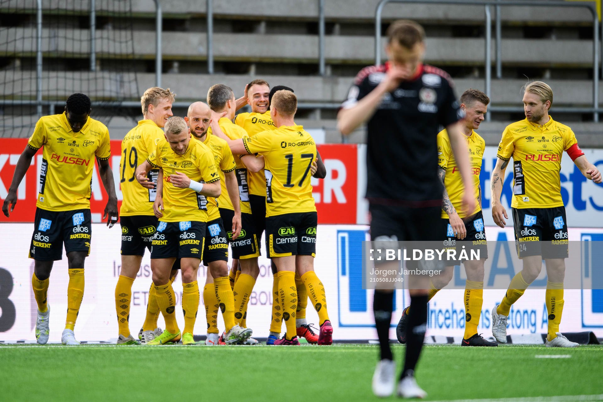 Elfsborgs Leo Väisänen jublar med lagkamrater