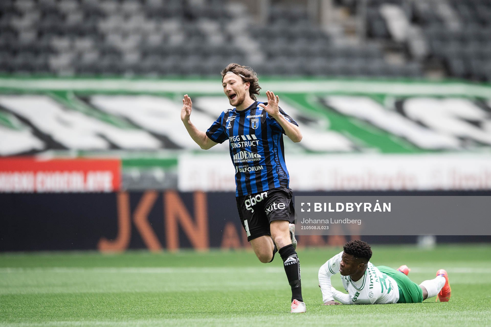 Sirius Axel Björnström och Hammarbys Akinkunmi Amoo