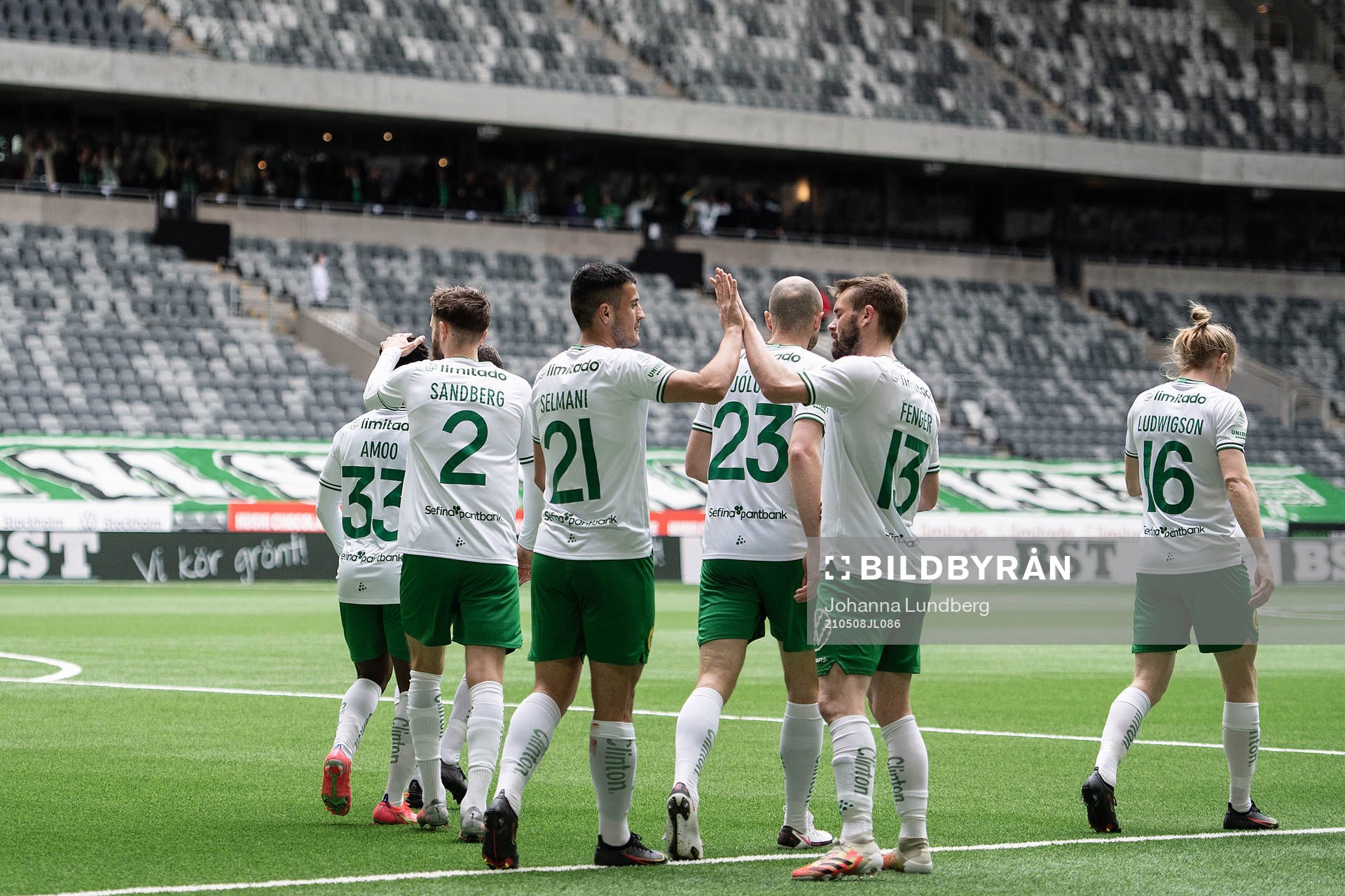 Hammarbys Astrit Selmani och Mads Fenger Nielsen jublar