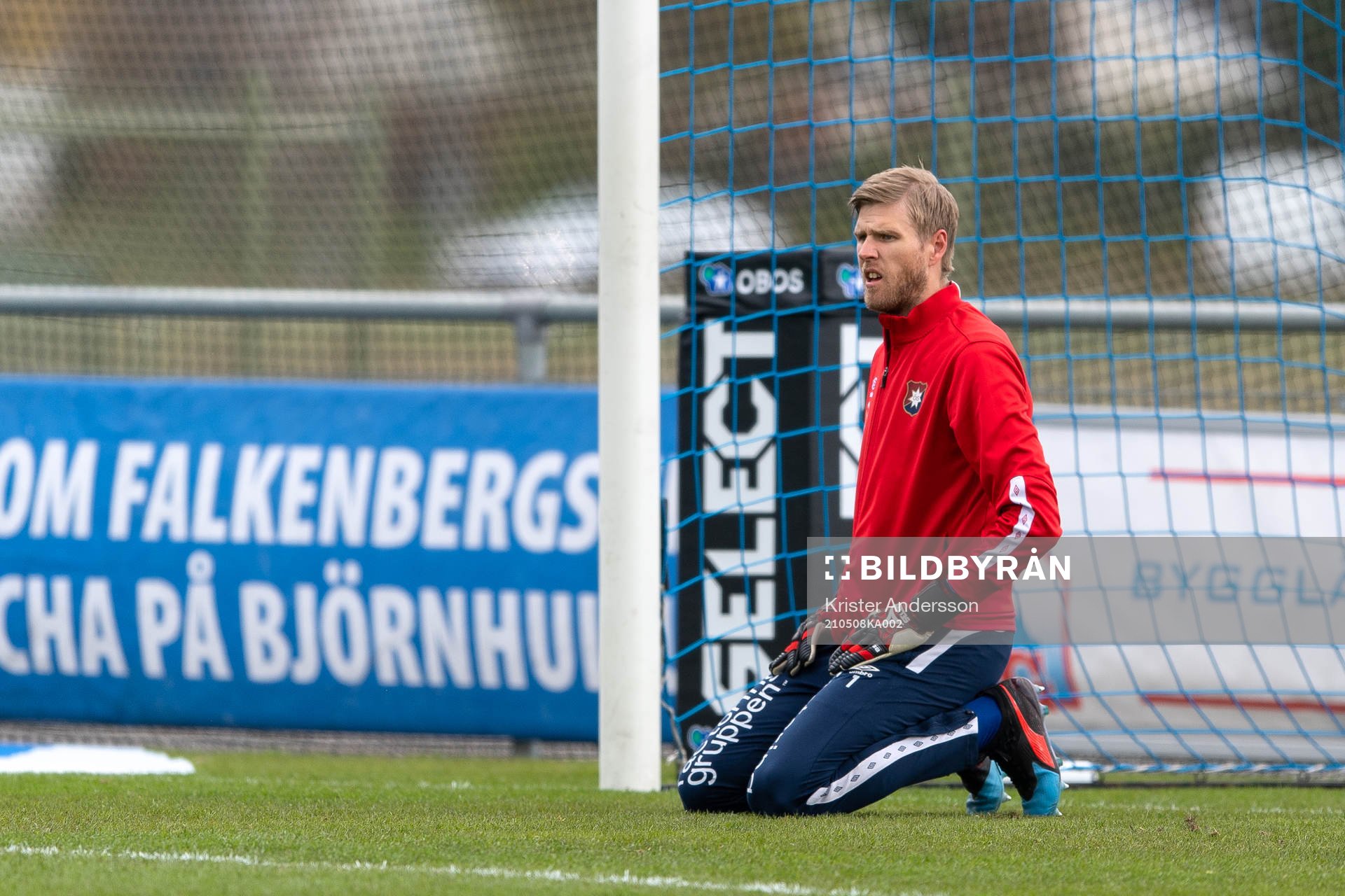 Örgrytes målvakt Fredrik Andersson före fotbollsmatchen