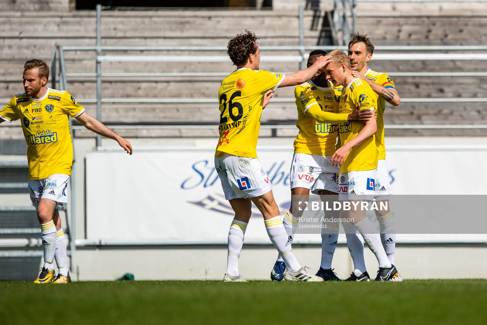 Falkenbergs spelare jublar