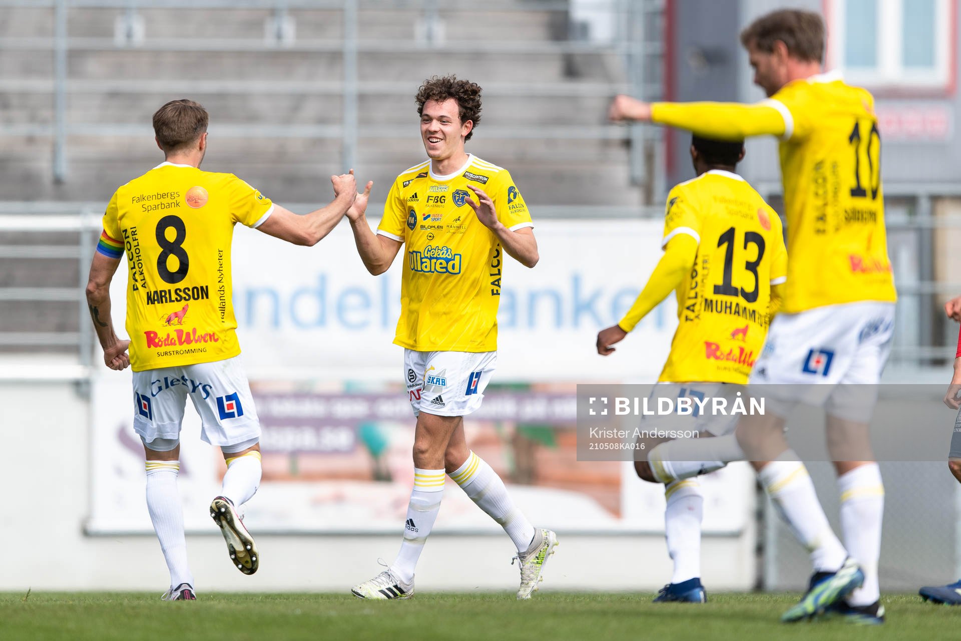 Falkenbergs Kalle Björklund jublar efter 2-1 under fotbollsmatchen i Superettan mellan Falkenberg och Örgryte den 8 maj 2021 i Falkenberg.