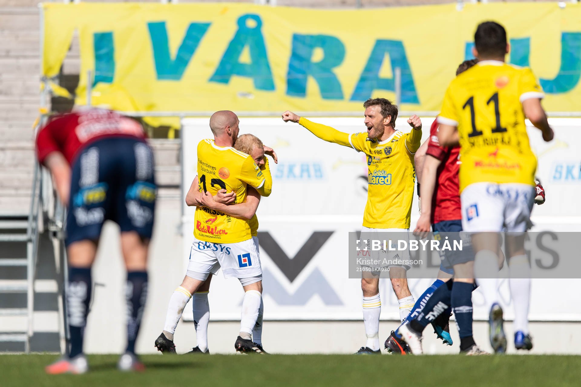Falkenbergs spelare jublar
