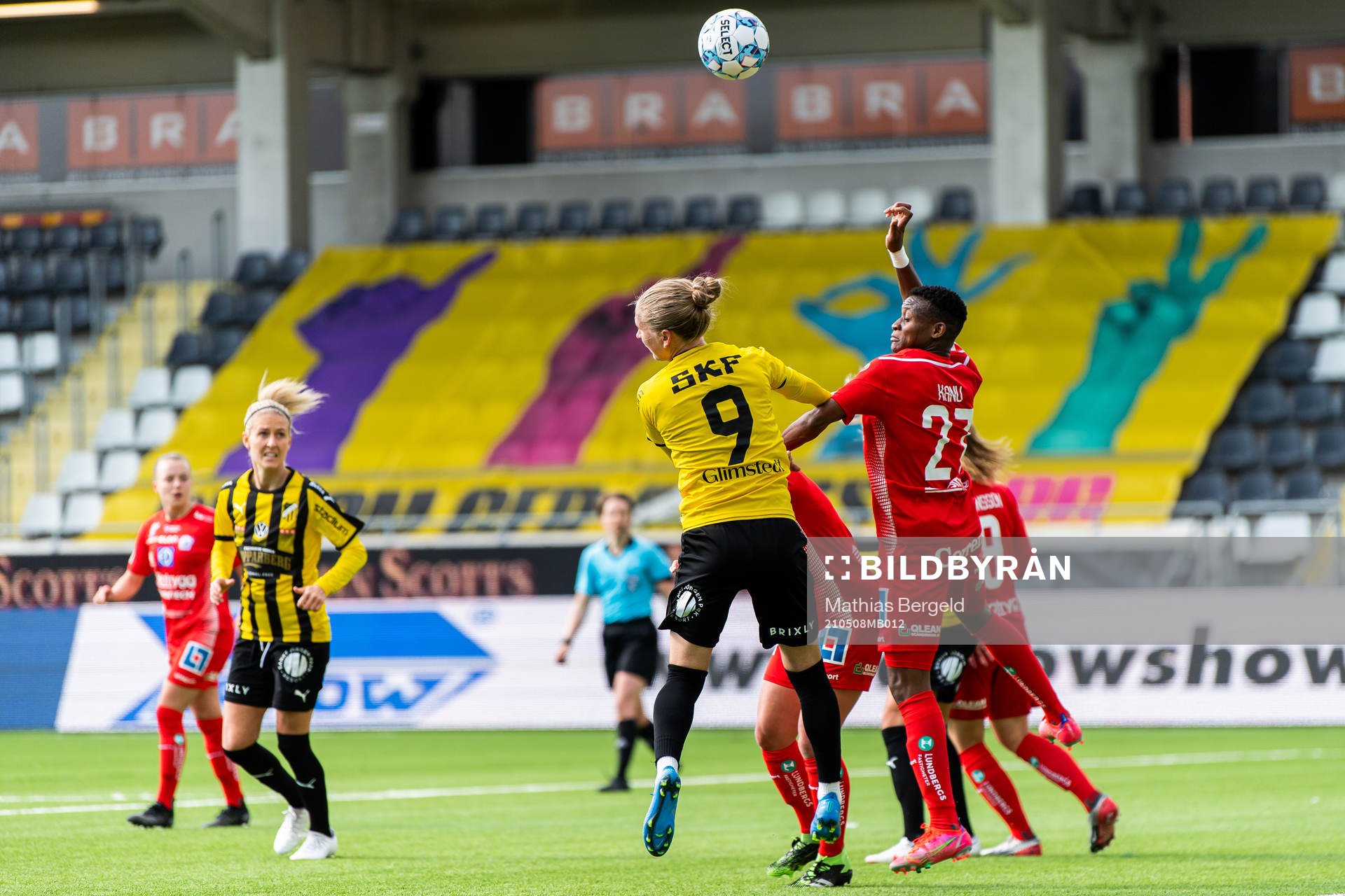 Häckens Filippa Curmark och Linköpings Uchenna Grace Kanu