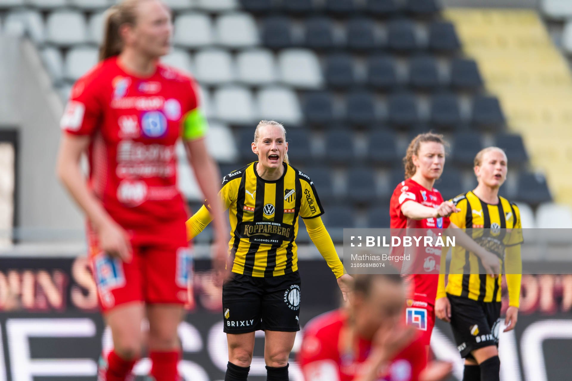 Häckens Stina Blackstenius reagerar
