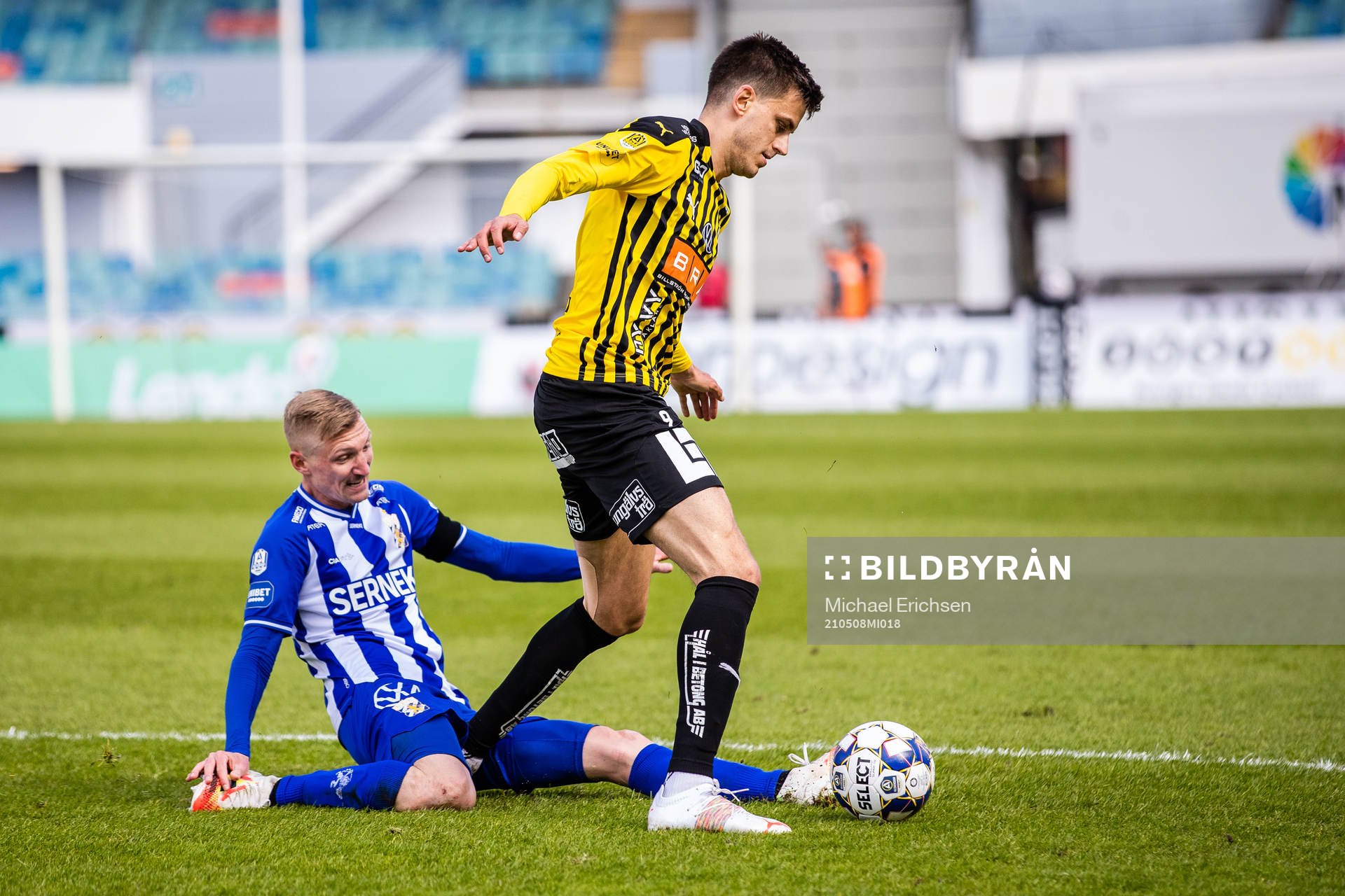IFK Göteborgs Sebastian Eriksson och Häckens Alexander