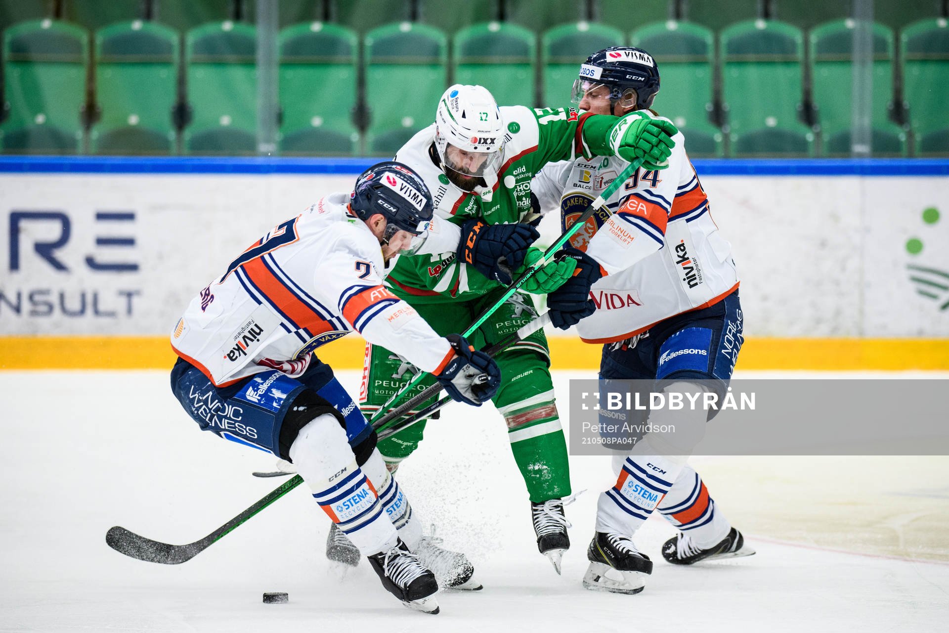 Rögles Taylor Matson mot Växjös Christian Folin  och