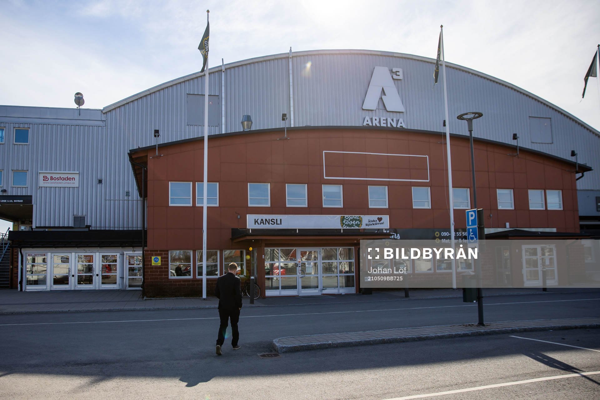 Björklövens sportchef Per Kenttä på väg in i A3 arena