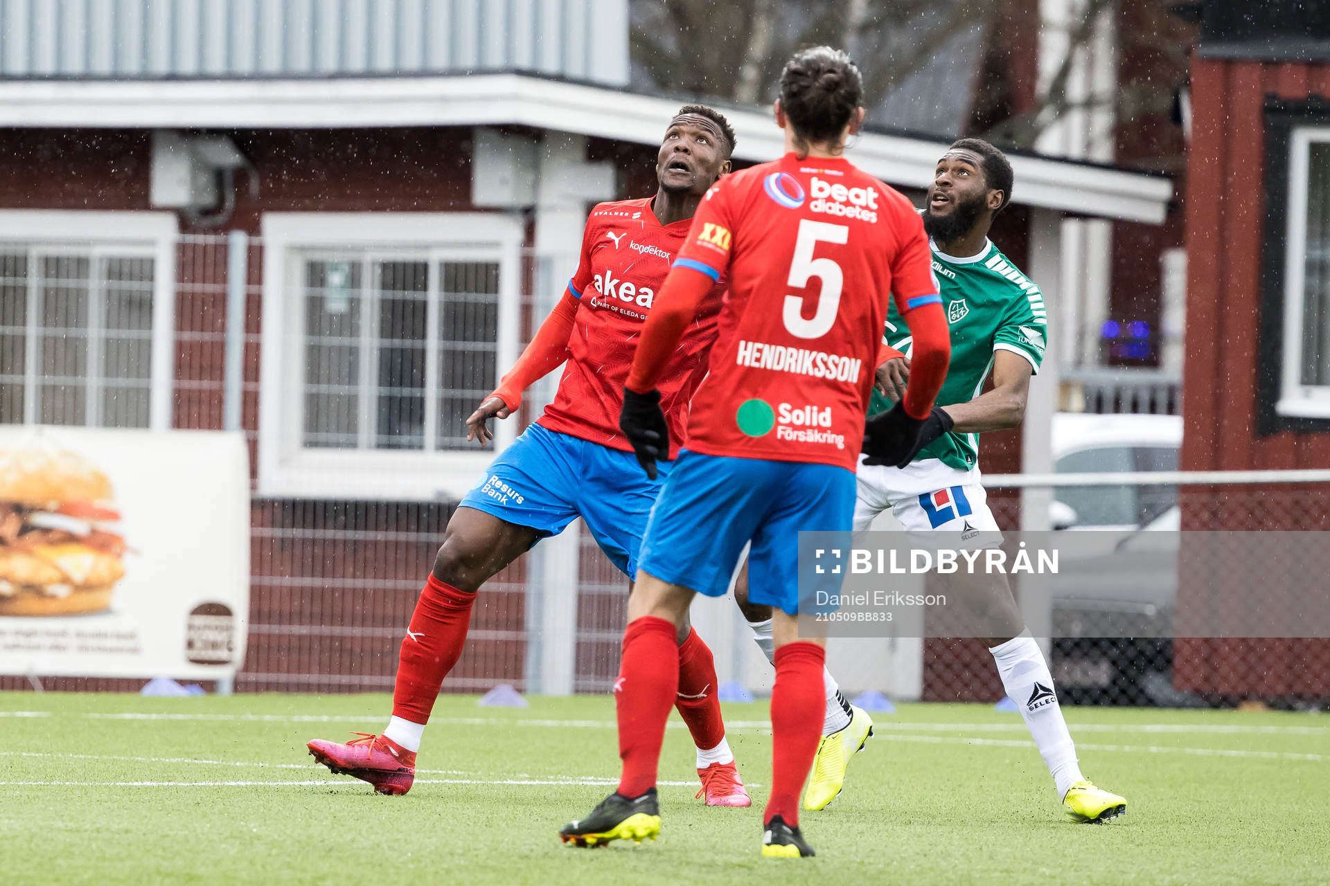 Helsingborgs Alhaji Gero och Brages Moses Makasi