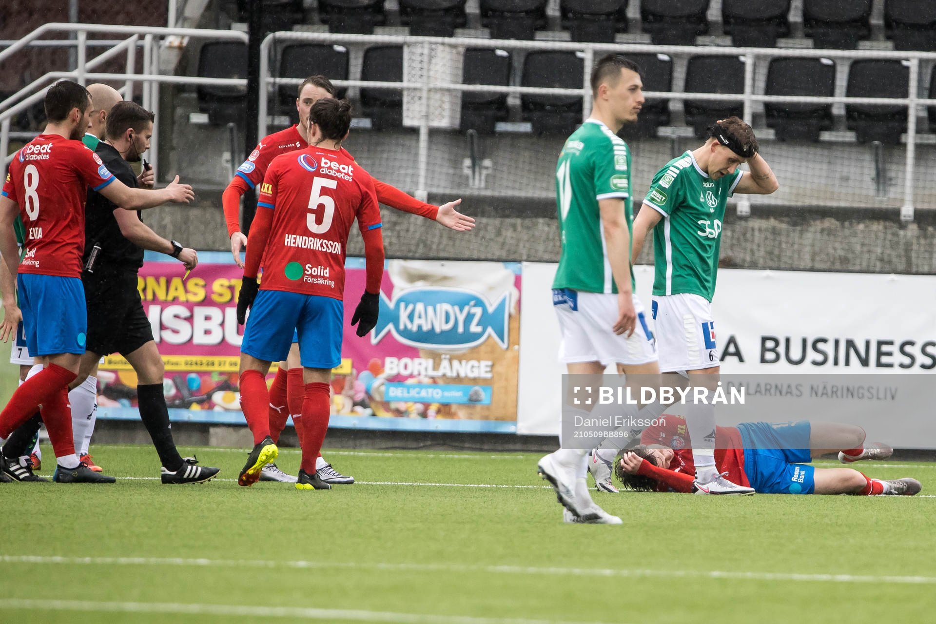 Helsingborgs Max Svensson har ont