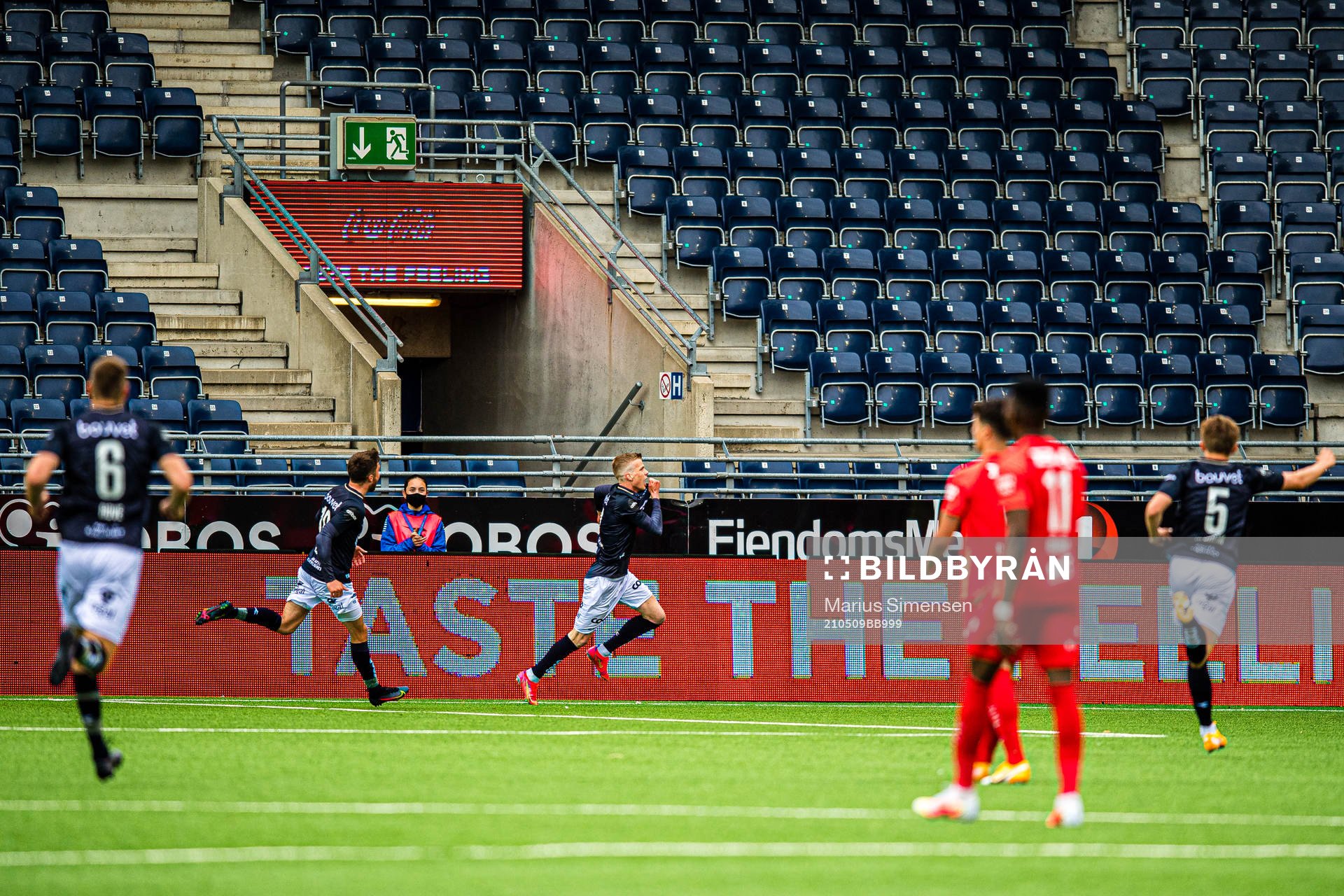 Samuel Kari Fridjonsson of Viking celebrates