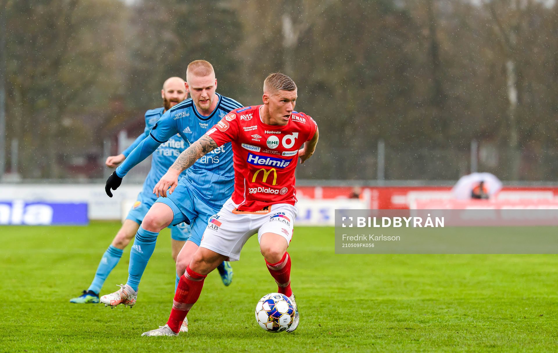 Djurgårdens Kalle Holmberg och Degerfors Victor Edvardsen