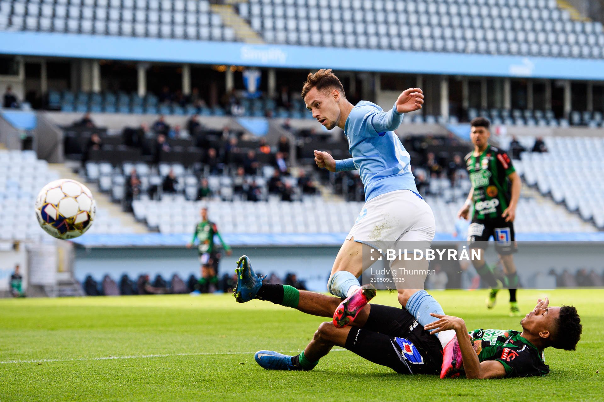 Malmö FFs Veljko Birmancevic och Varbergs Tashreeq Matthews