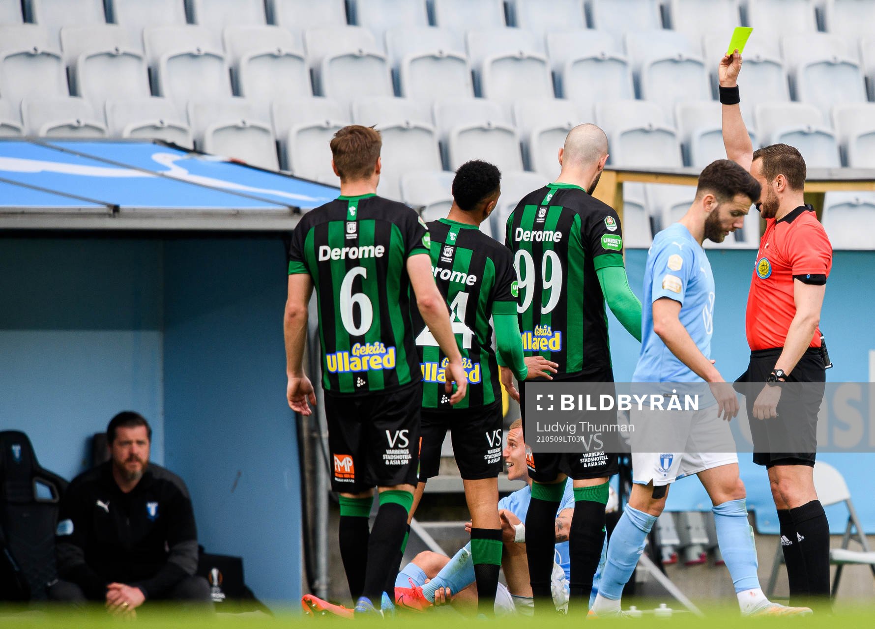 Varbergs Robin Simovic får en varning