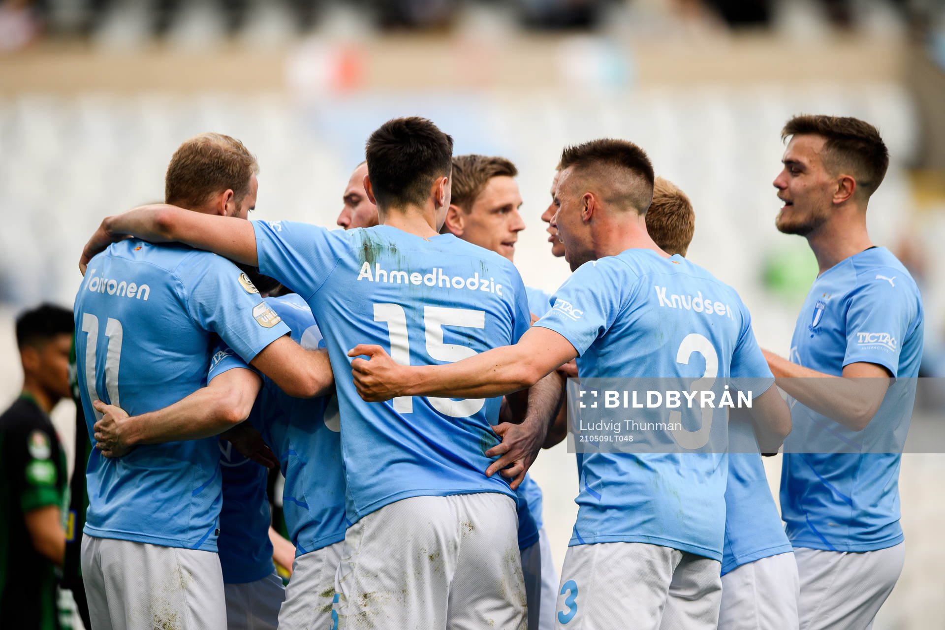 Malmö FFs spelare jubilar efter 2-1 under fotbollsmatchen i Allsvenskan mellan Malmö FF och Varberg den 9 maj 2021 i Malmö. 