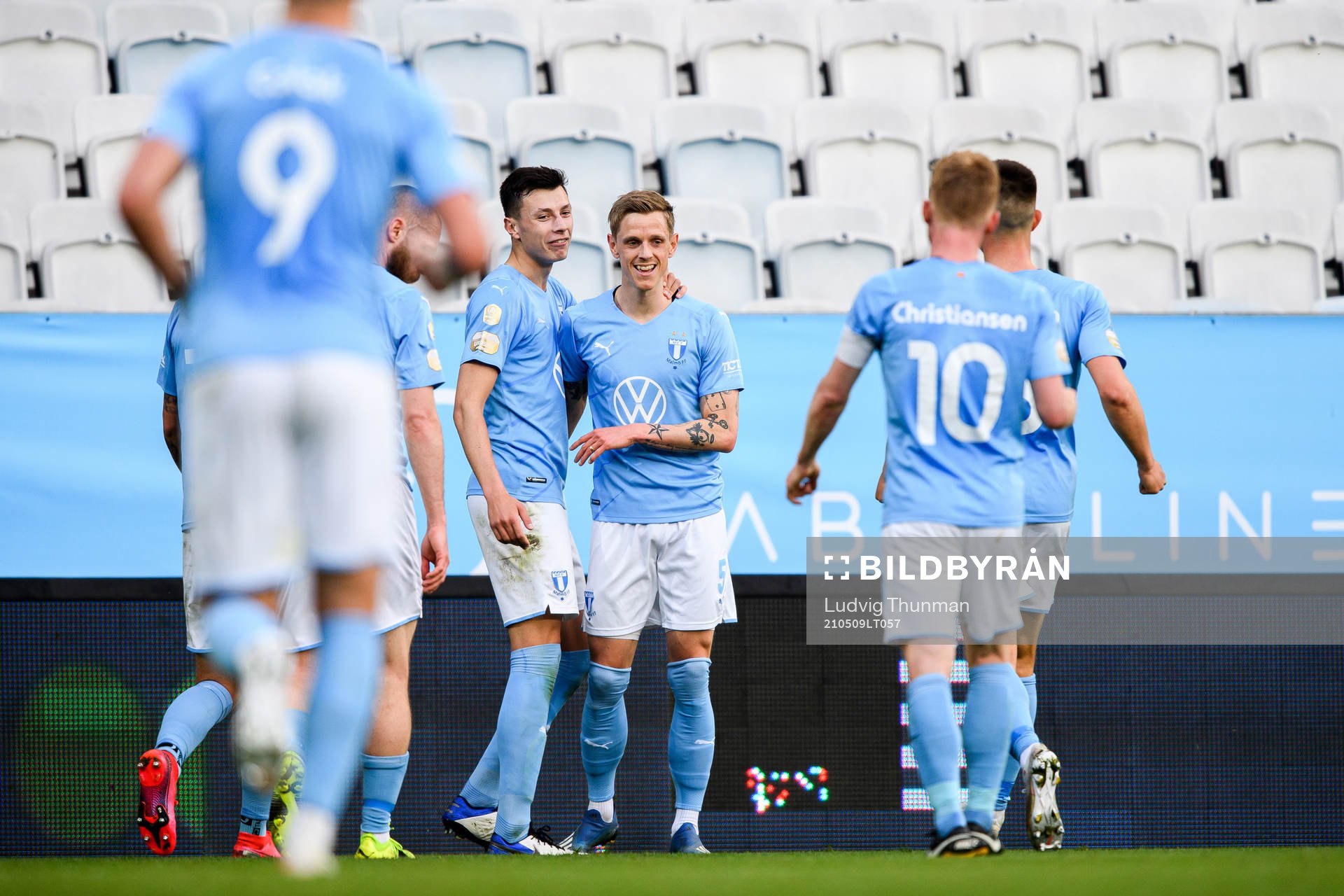 Malmö FFs Anel Ahmedhodzic och Sören Rieks jublar 3-1