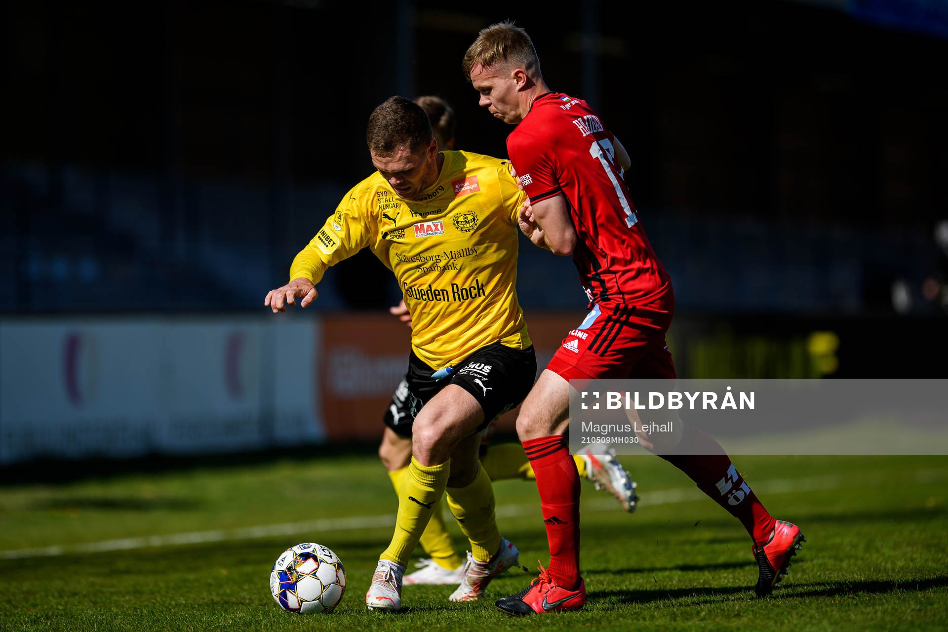 Mjällbys Jacob Bergström och Östersunds Eirik Haugan