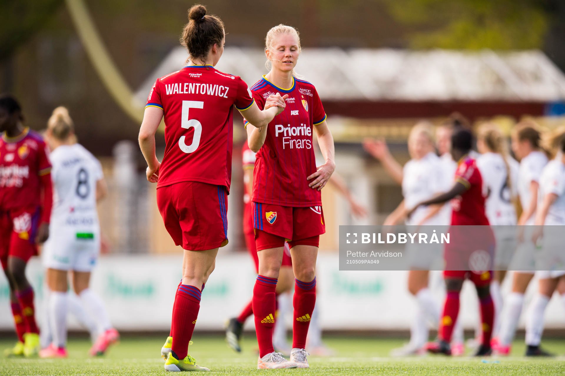 Djurgårdens Julia Walentowicz och Nellie Lilja deppar