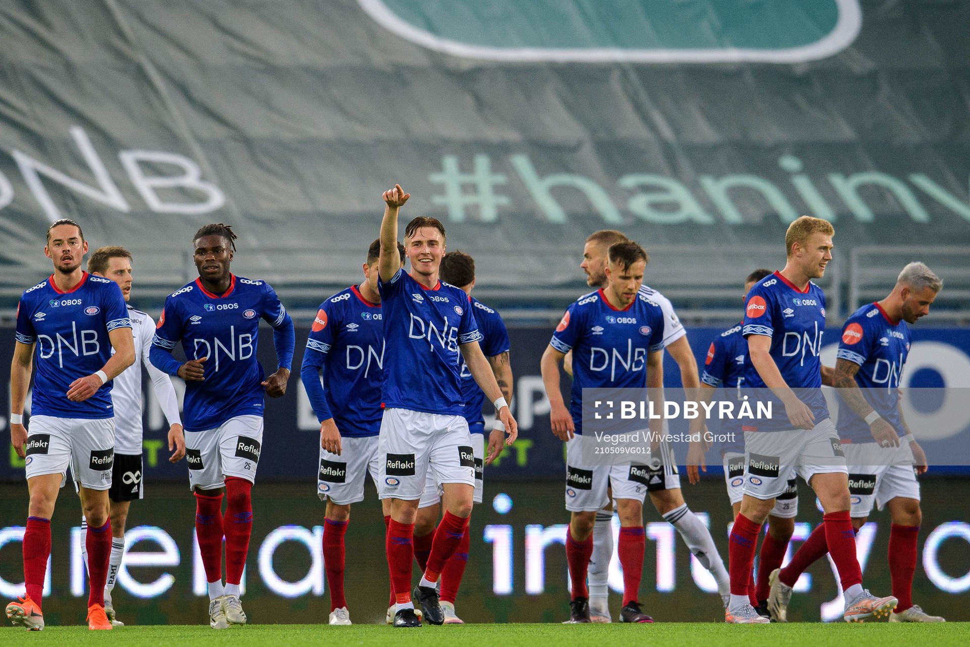 Christian Dahle Borchgrevink of Vålerenga celebrates the