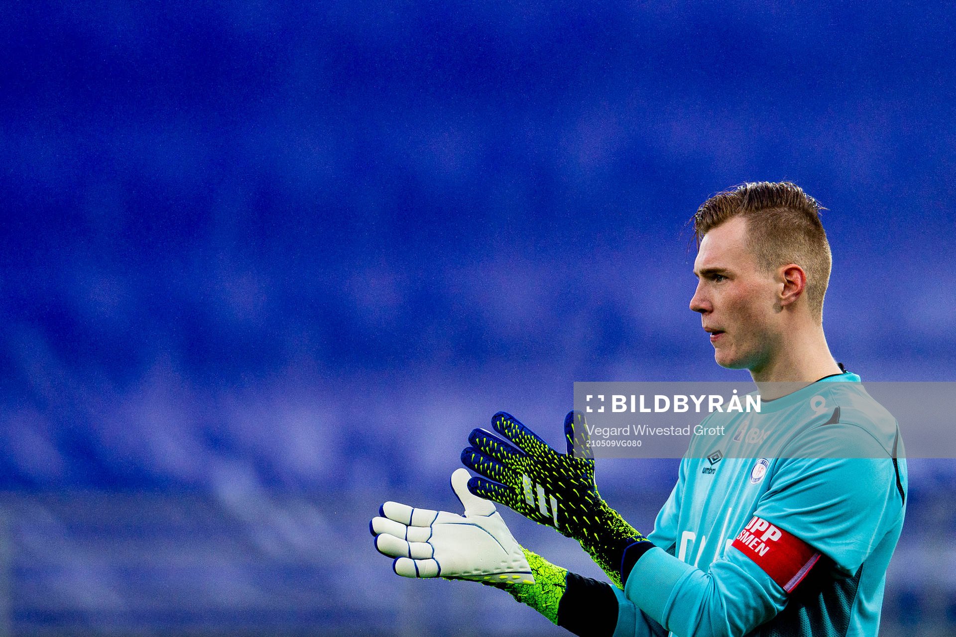 Goalkeeper Kristoffer-August Klaesson of Vålerenga
