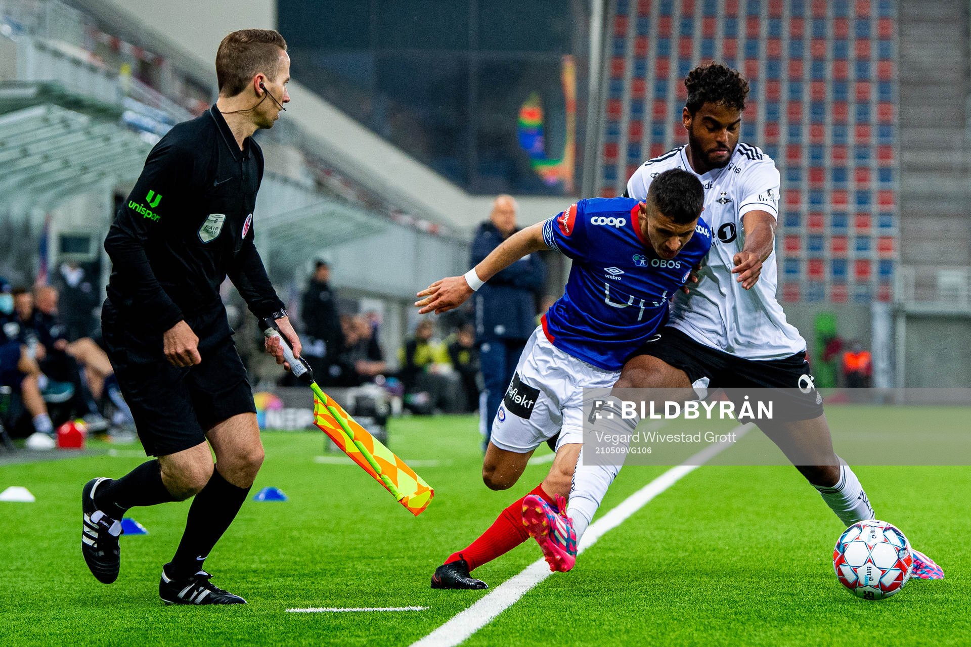 Osame Sahraoui of Vålerenga and Emil Ceide of Rosenborg