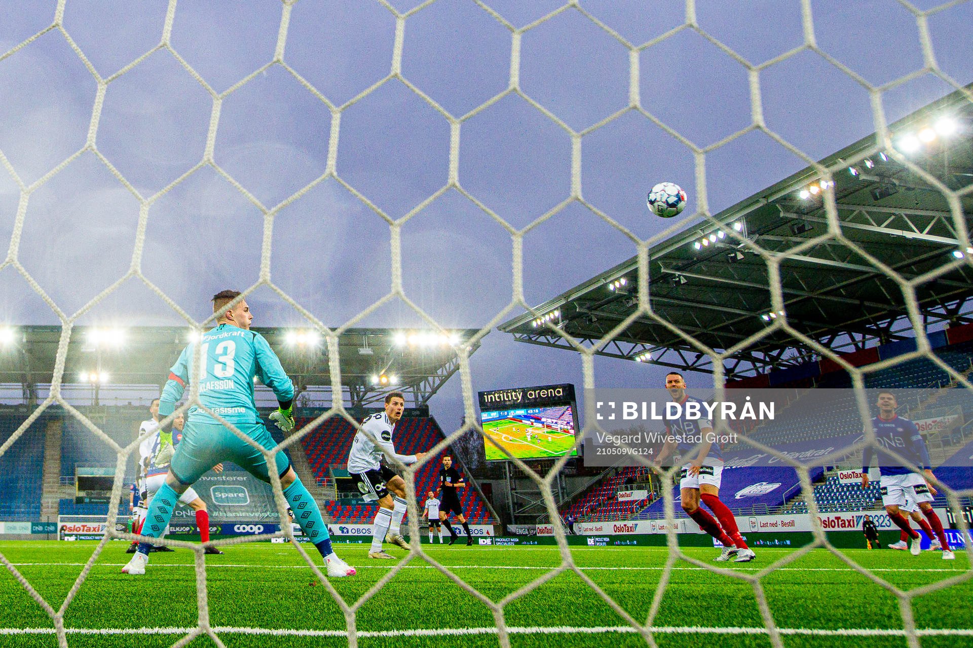 Kristoffer Zachariassen of Rosenborg scores the 1-1 goal