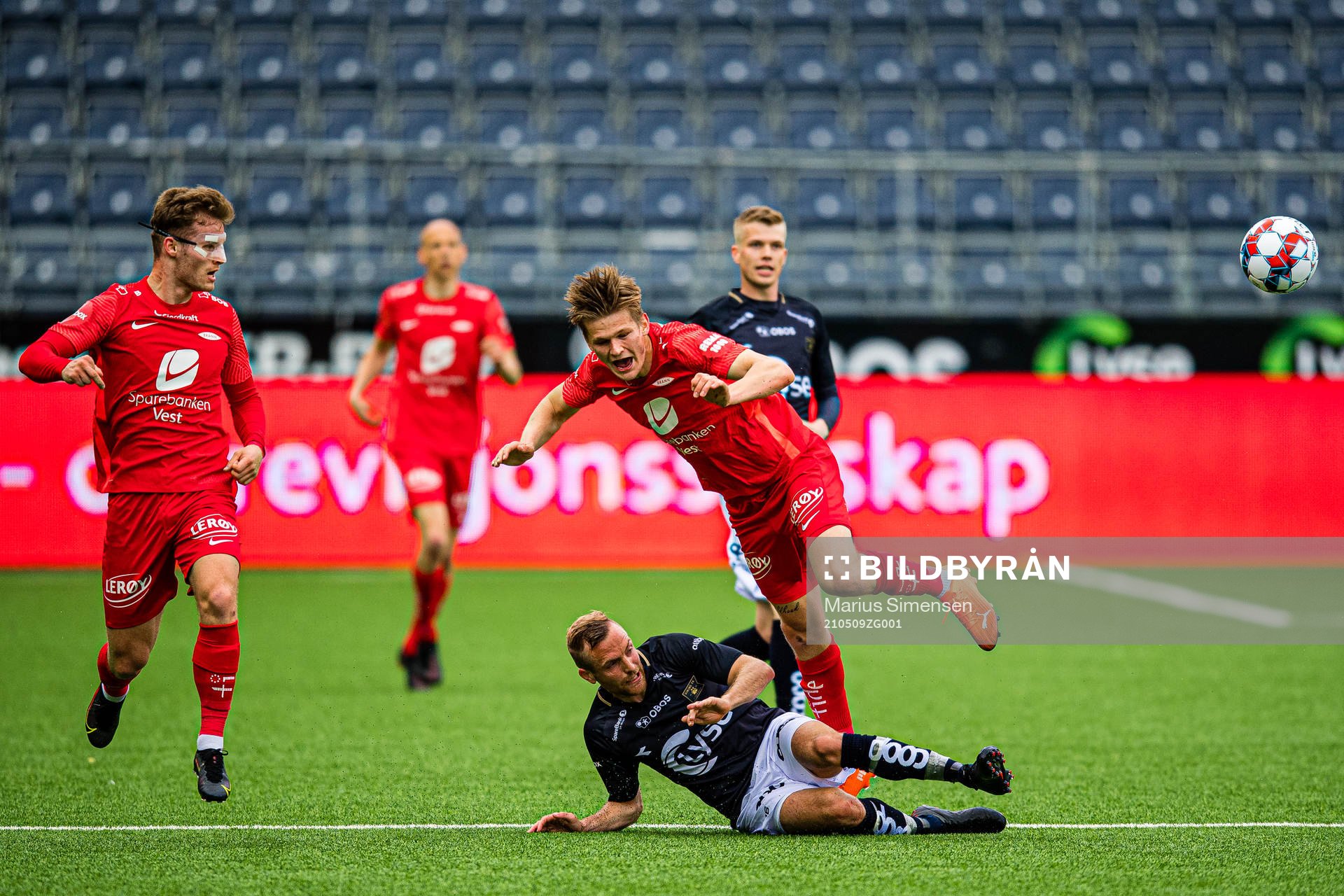 Kristoffer Lie Løkberg of Viking and David Møller Wolfe