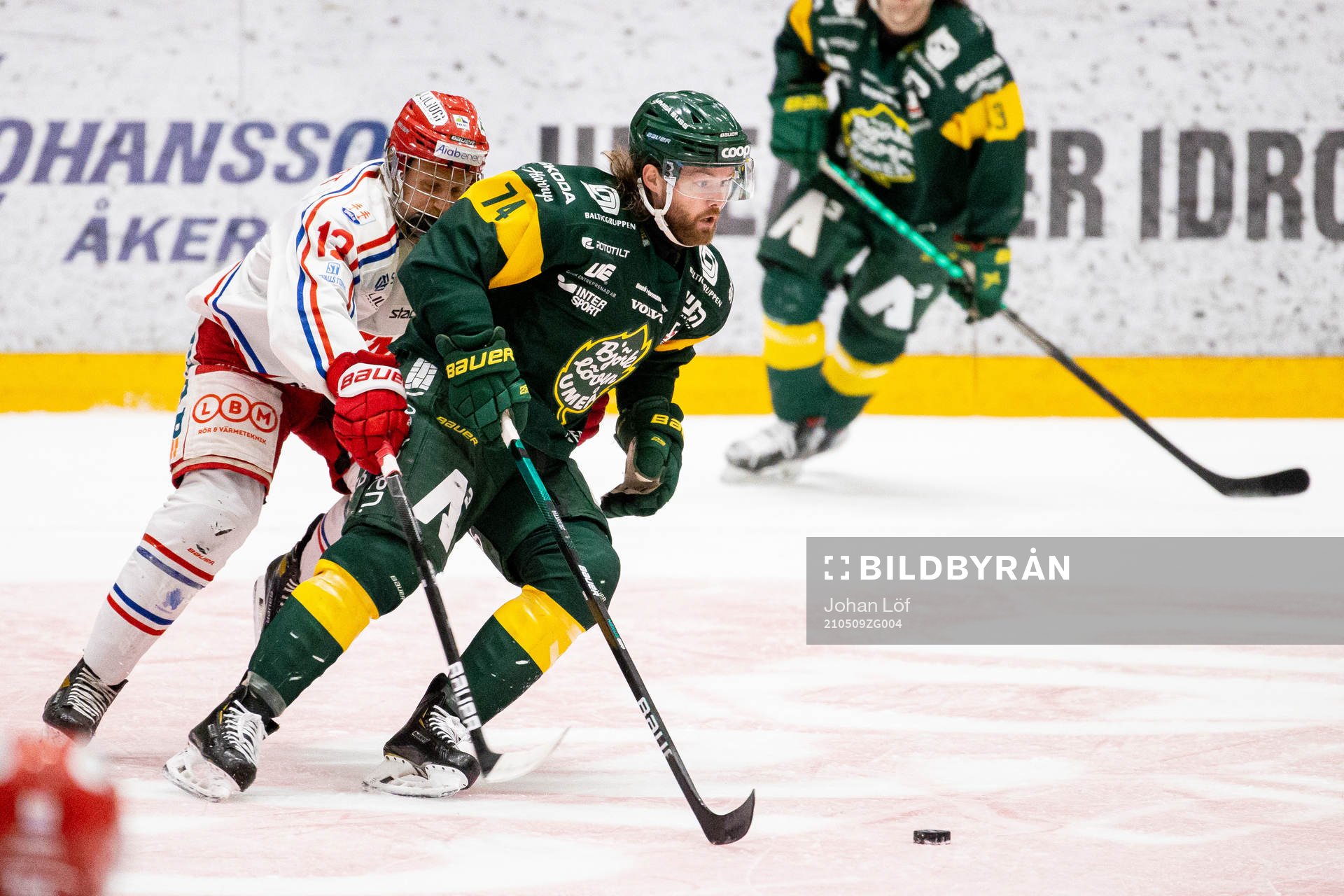 Timrås Hugo Reinhardt och Björklövens Zach Palmquist