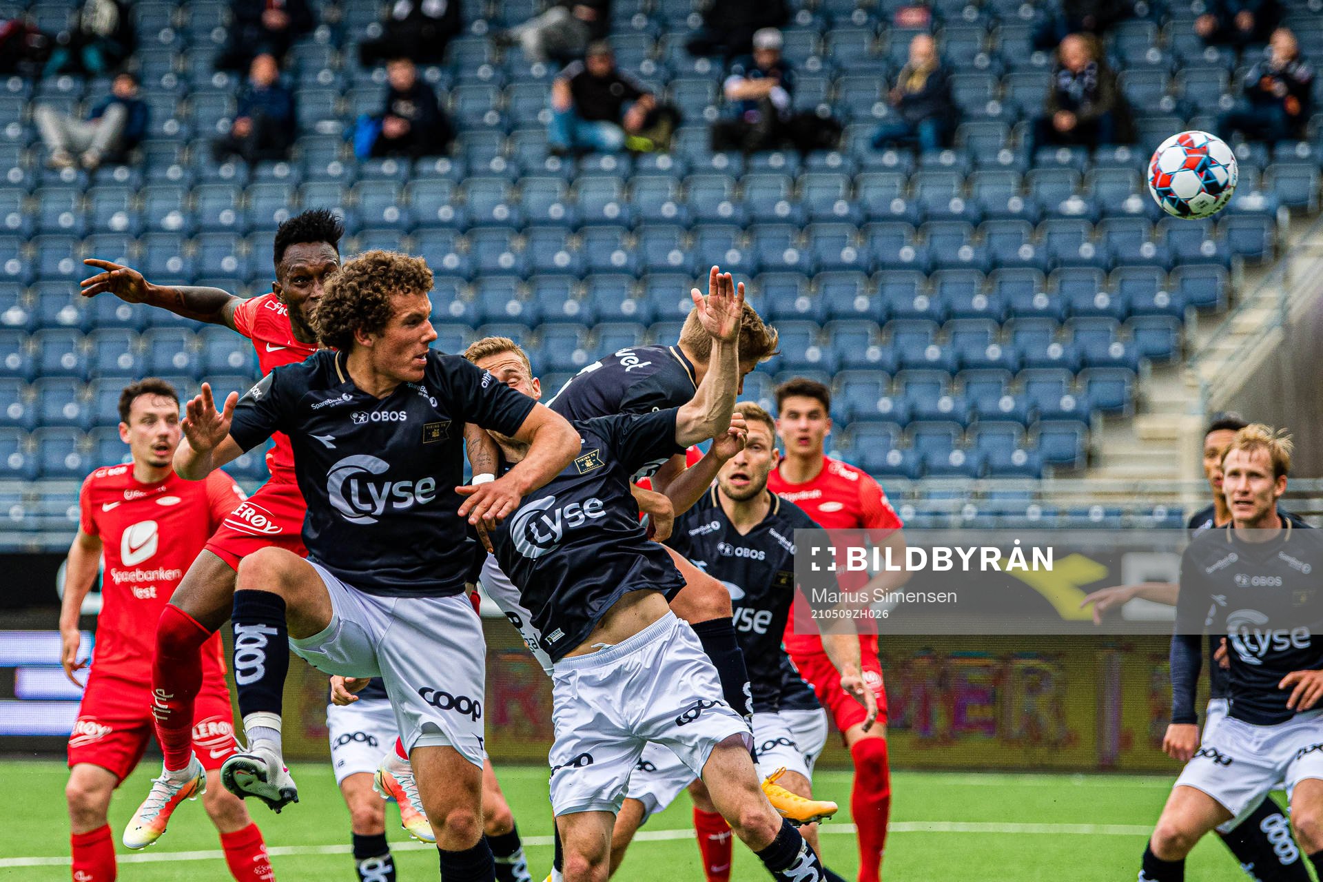 Karamoko Daouda Bamba of Brann scores the 1-1 goal