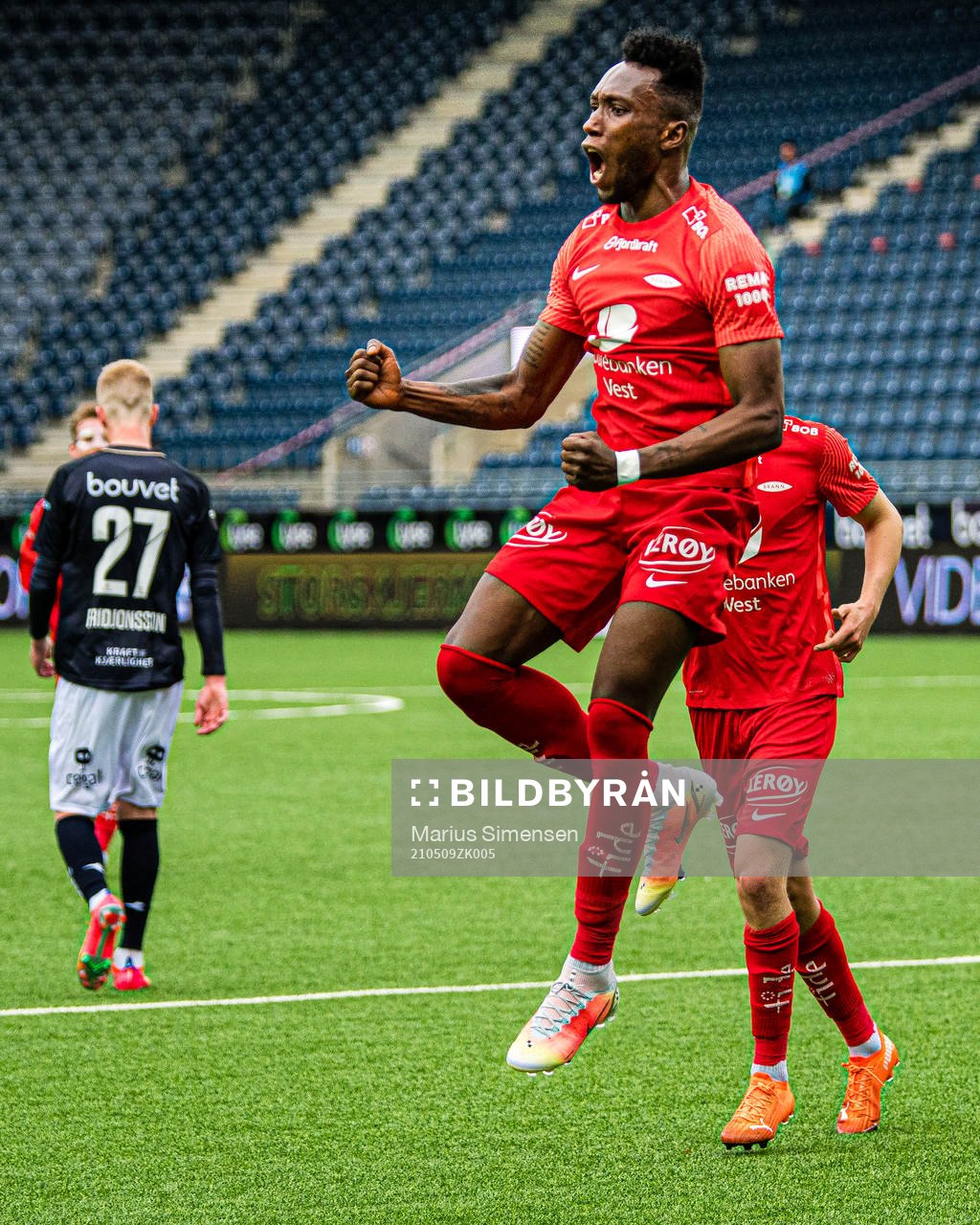 Karamoko Daouda Bamba of Brann celebrates
