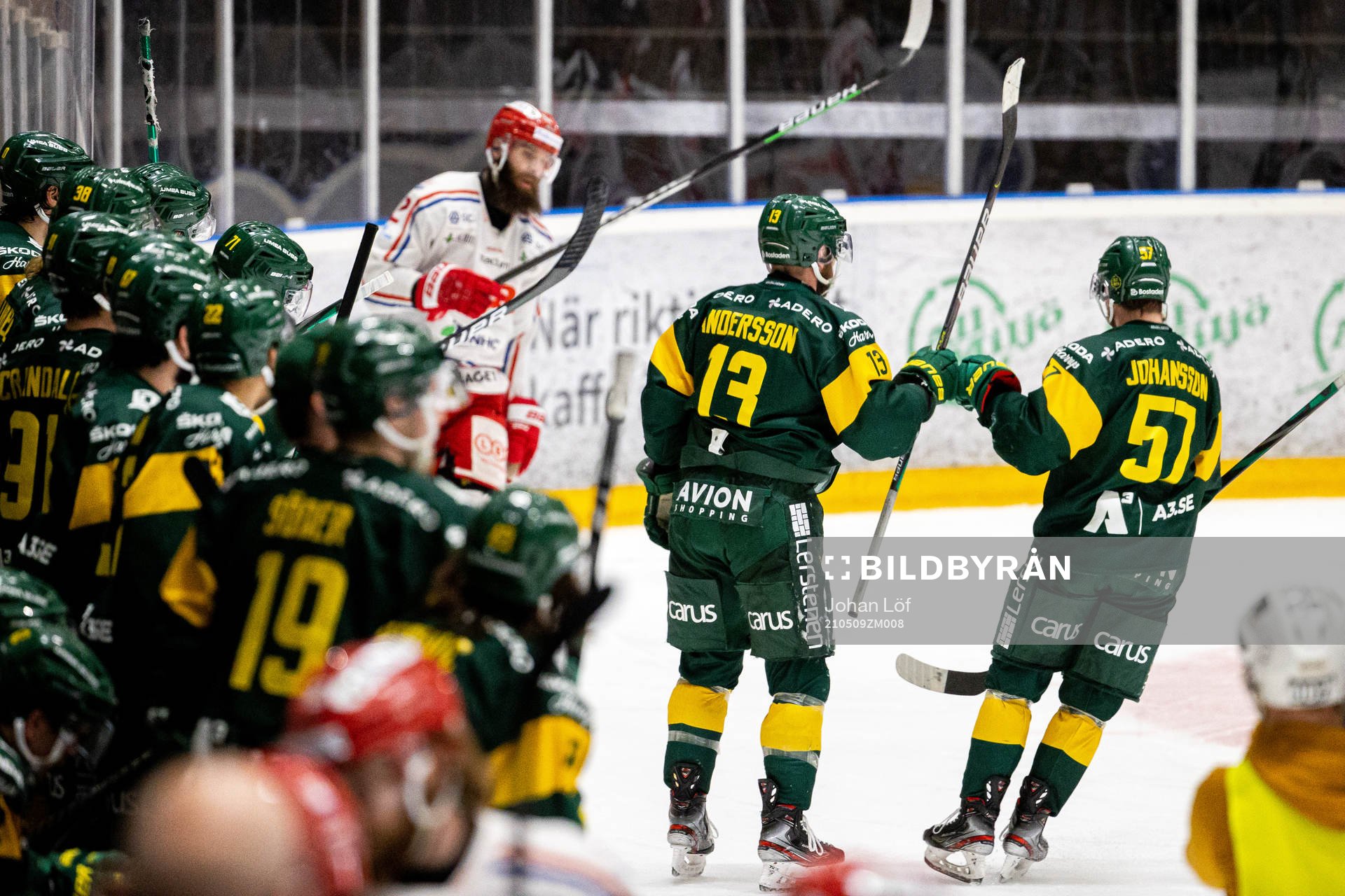 Björklövens Fredric Andersson och Karl Johansson  jublar