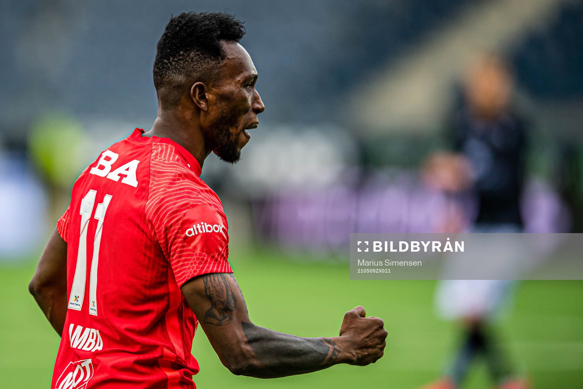Karamoko Daouda Bamba of Brann scelebrates