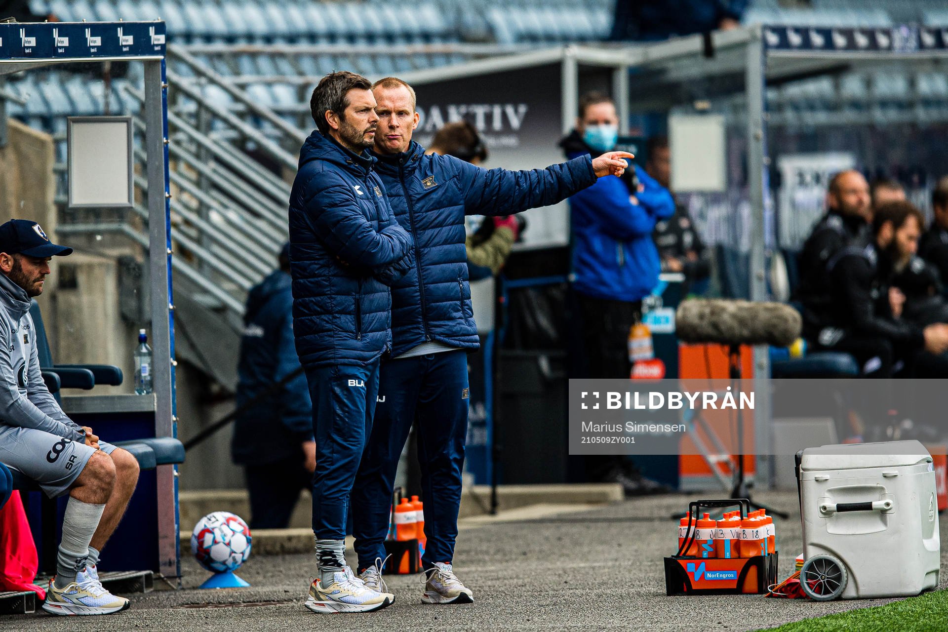 Bjarte Lunde Aarsheim, head coach of Viking, and Morten