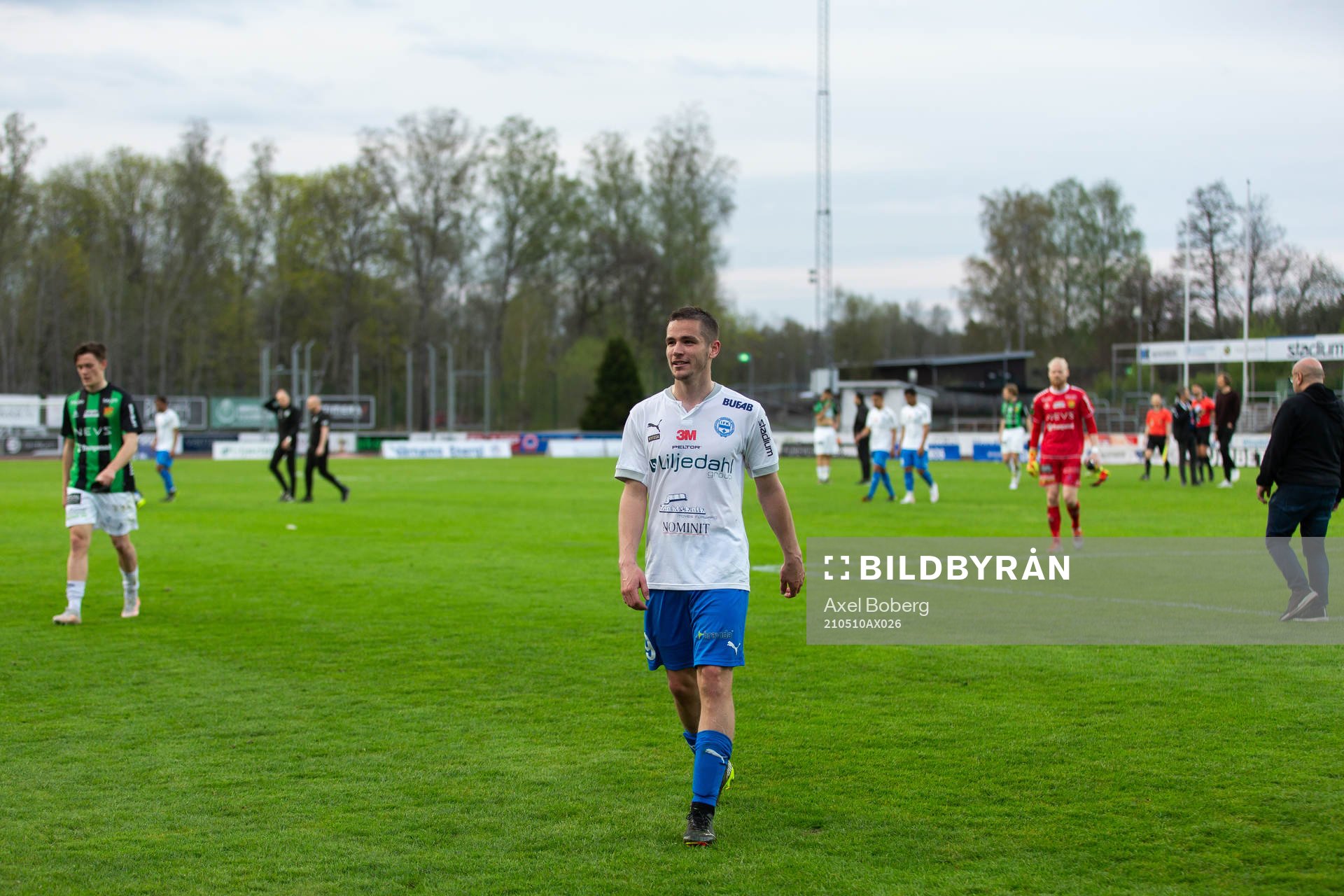 Värnamos Oscar Johansson efter vinsten i fotbollsmatchen i Superettan mellan Värnamo och GAIS den 10 maj 2021 i Värnamo. 