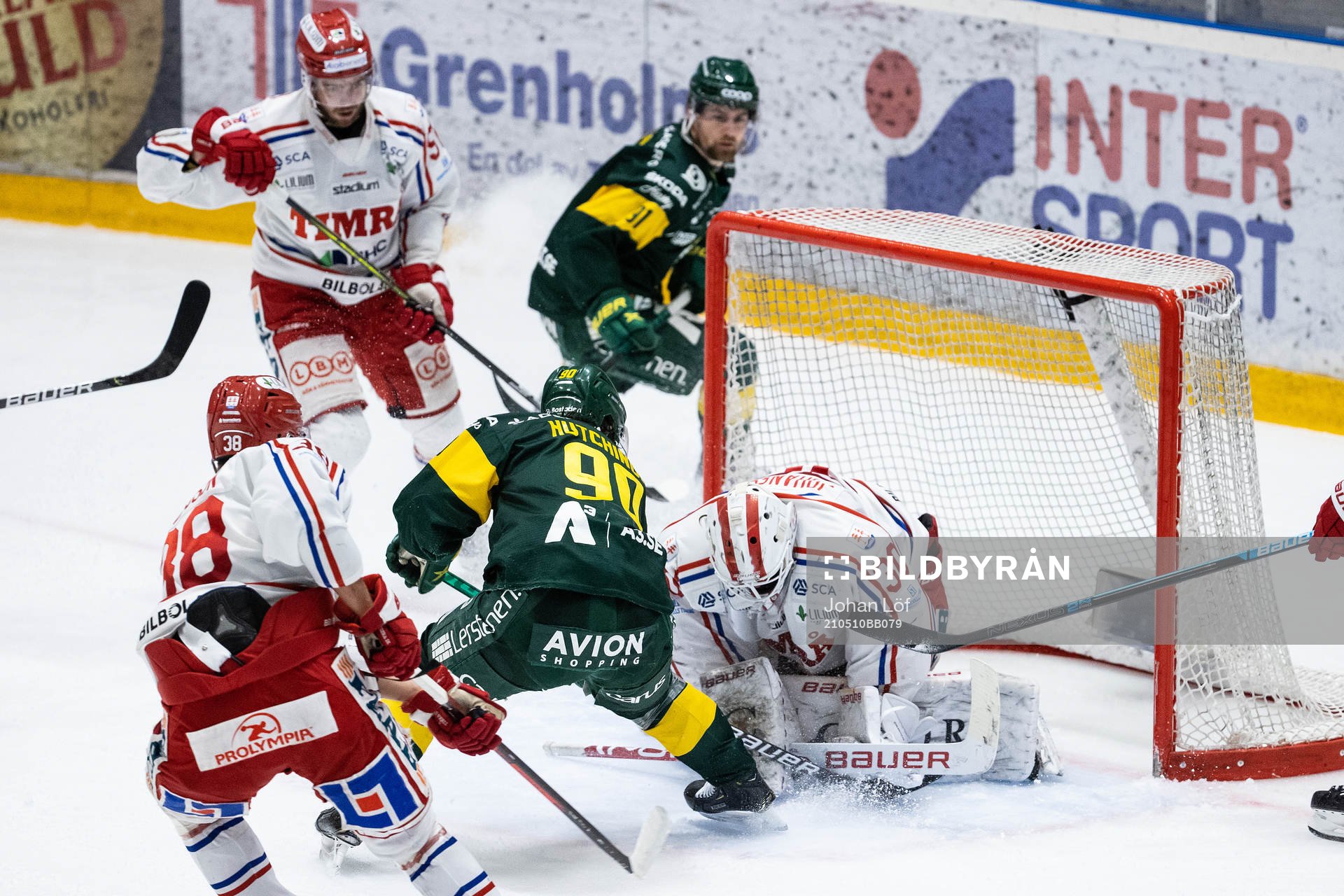 Björklövens Alex Hutchings och Timrås målvakt Jacob