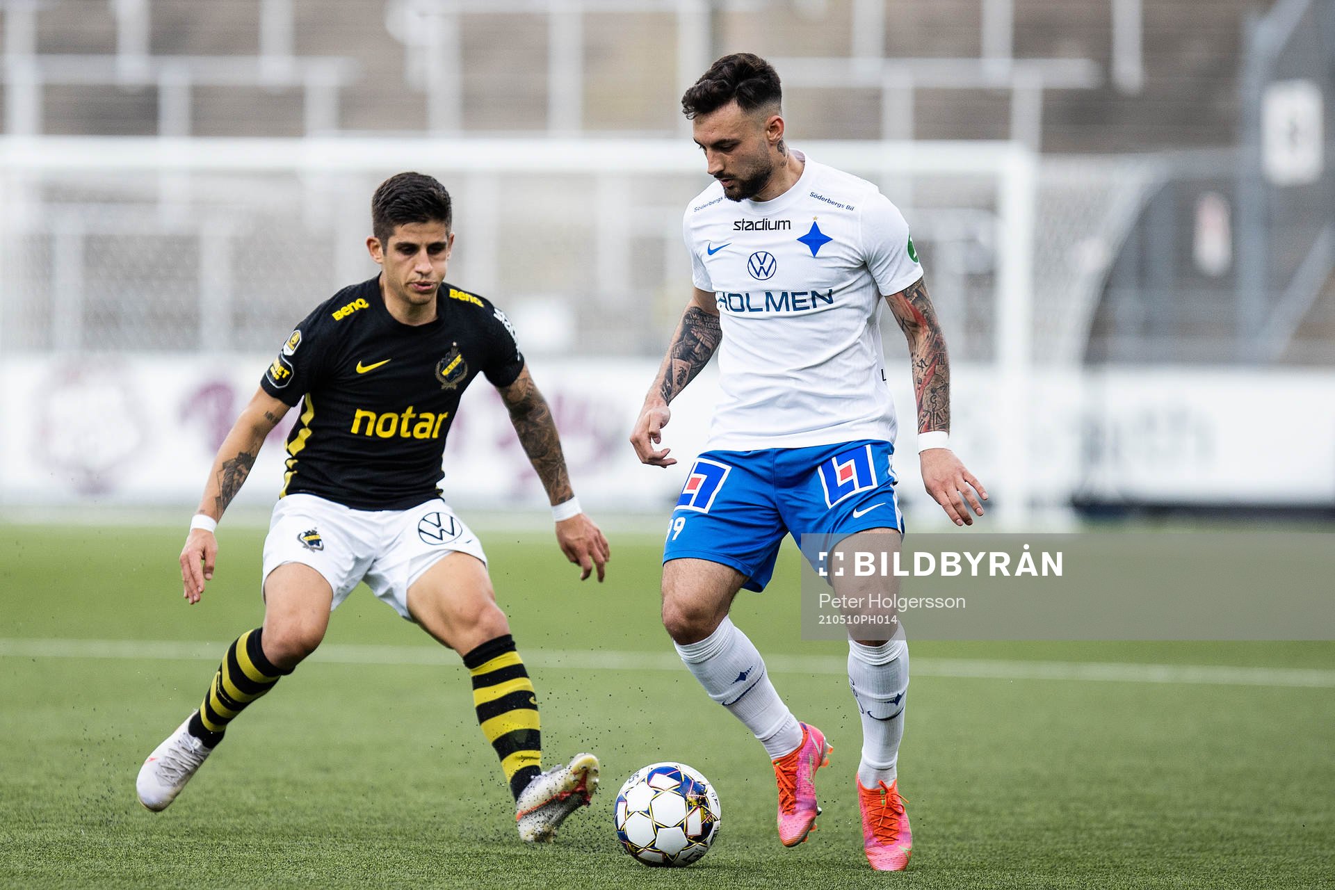 s Nicolas Stefanelli och IFK Norrköpings Sead Haksabanovic