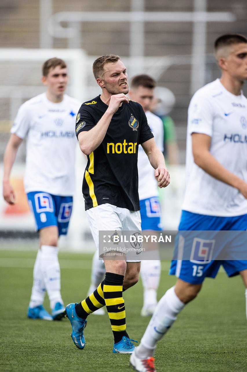 s Sebastian Larsson reagerar