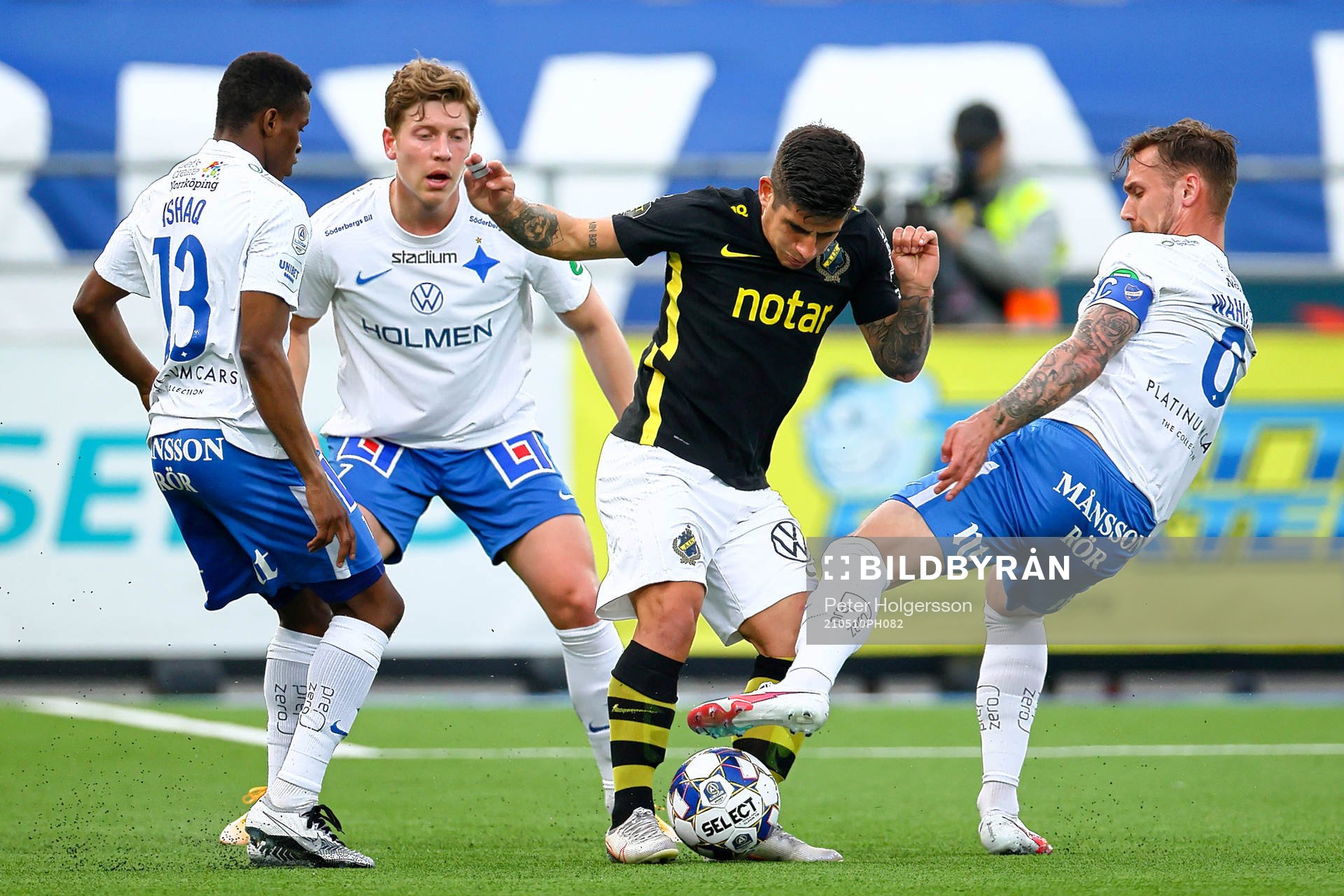 s Nicolas Stefanelli och IFK Norrköpings Linus Wahlqvist
