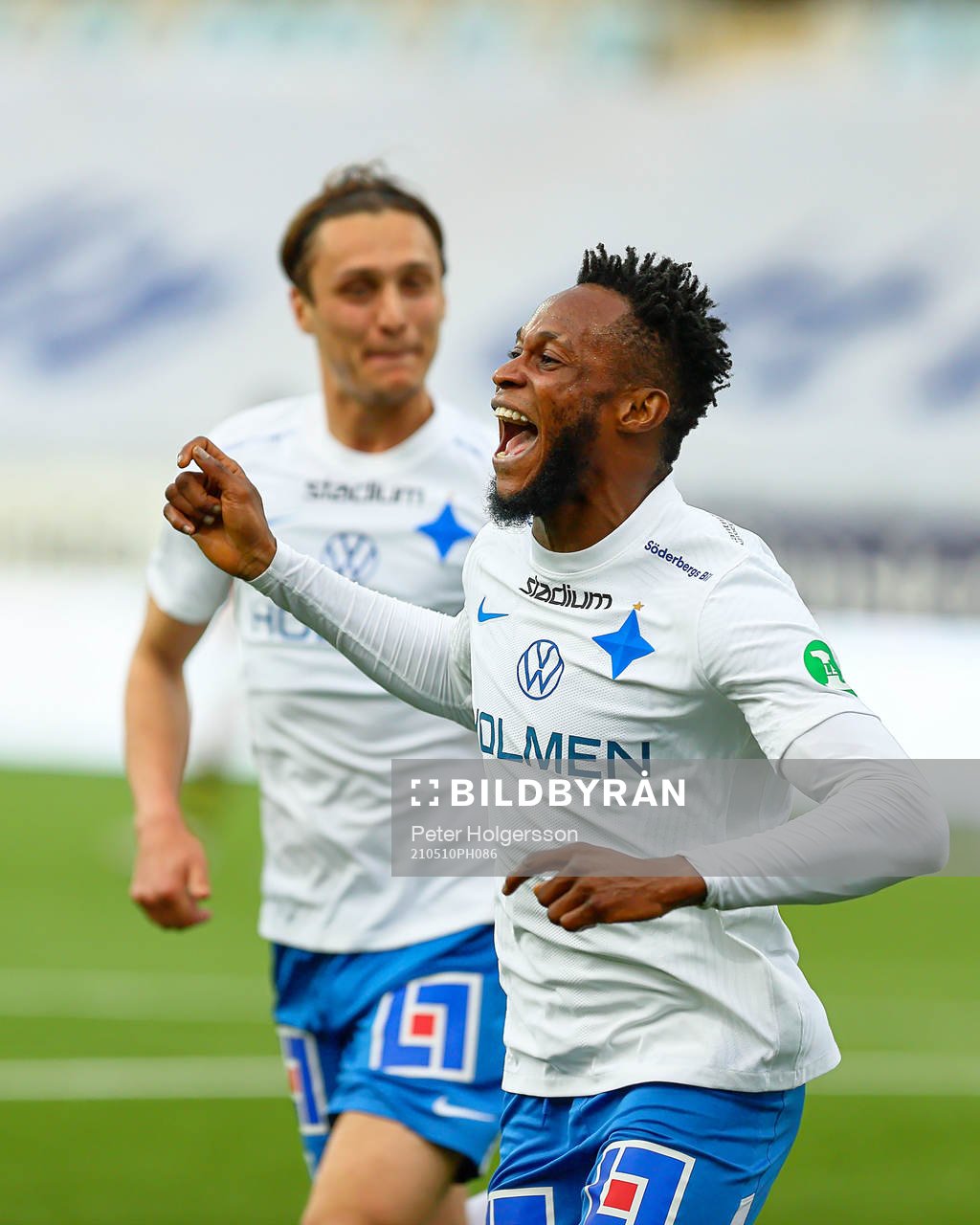 IFK Norrköpings Samuel Adegbenro jublar