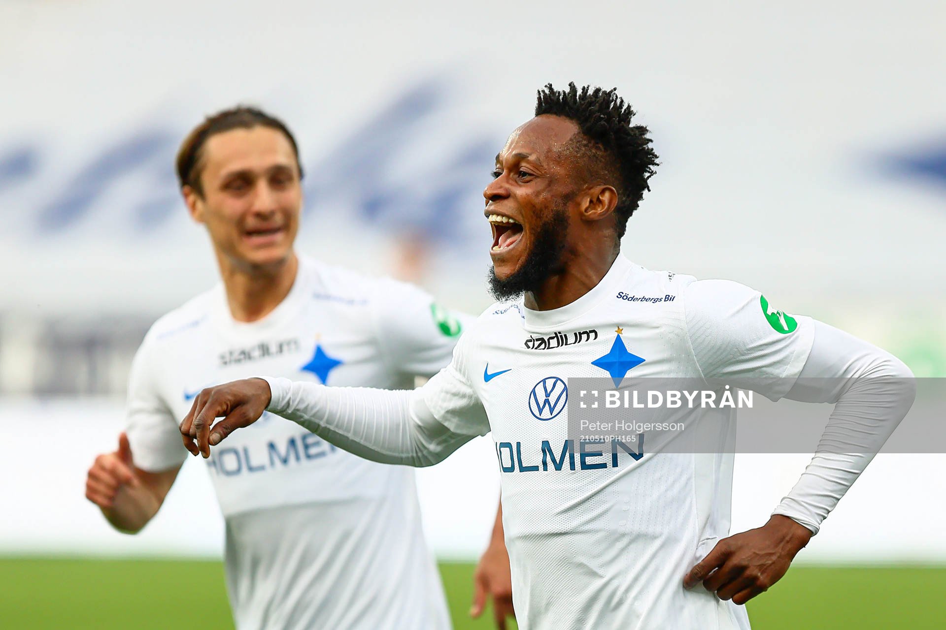 IFK Norrköpings Samuel Adegbenro jublar