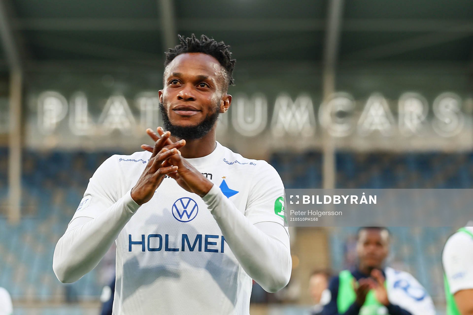 IFK Norrköpings Samuel Adegbenro jublar