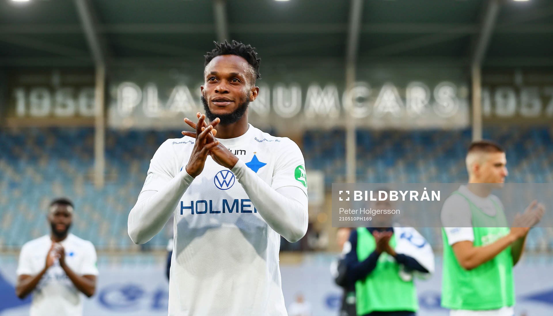 IFK Norrköpings Samuel Adegbenro jublar