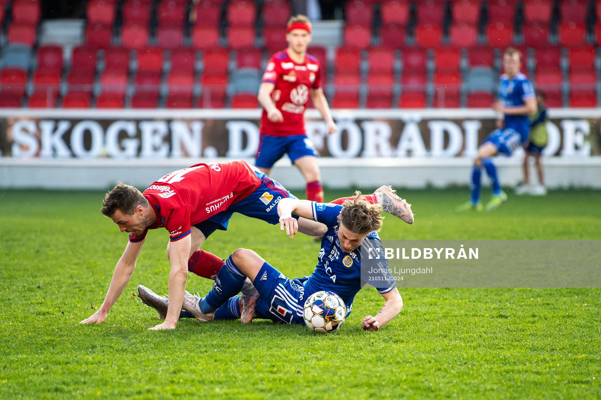 Östers Nicolas Mortensen och Sundsvalls Jesper Carström