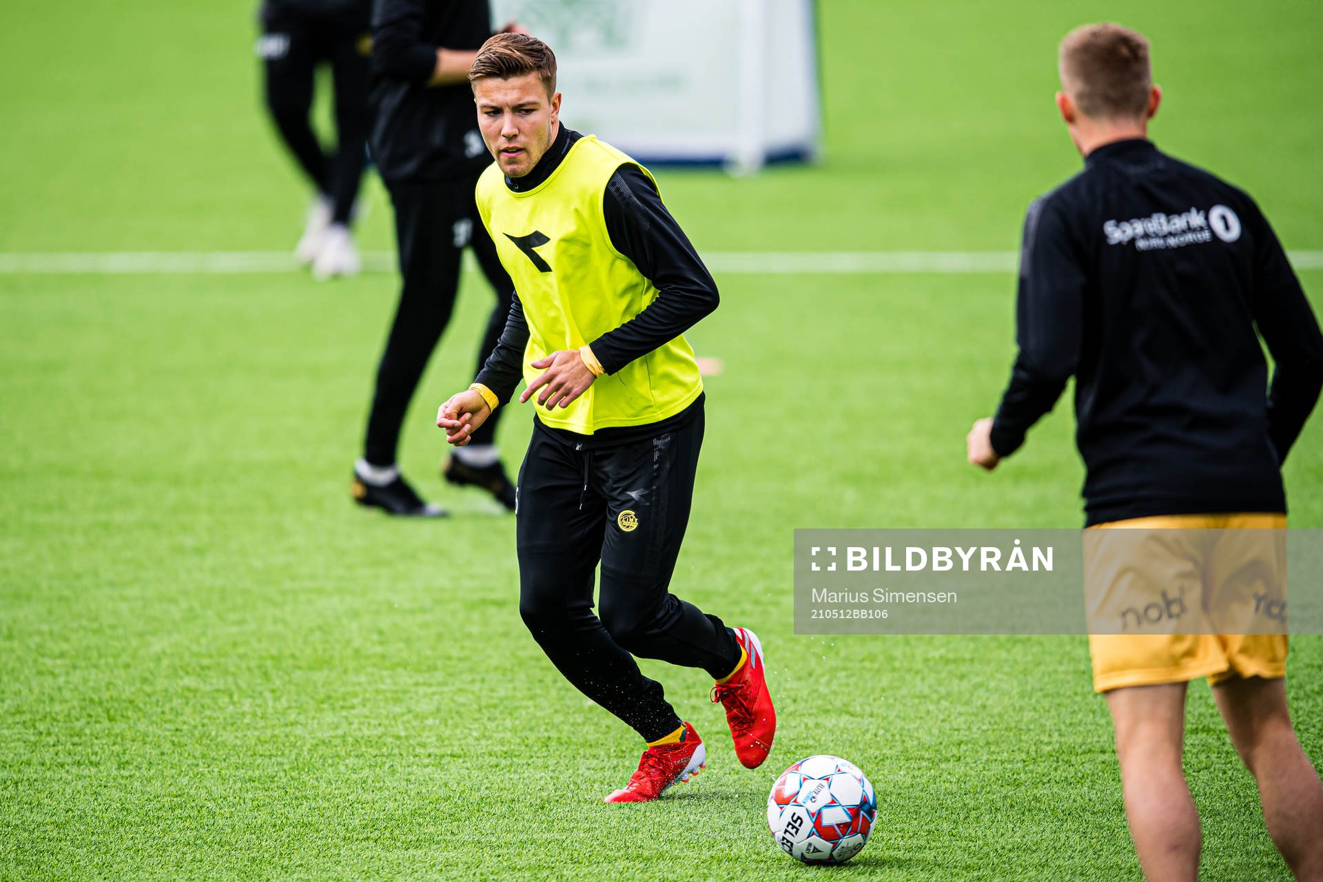 Fredrik André Bjørkan of Bodø/Glimt warms up